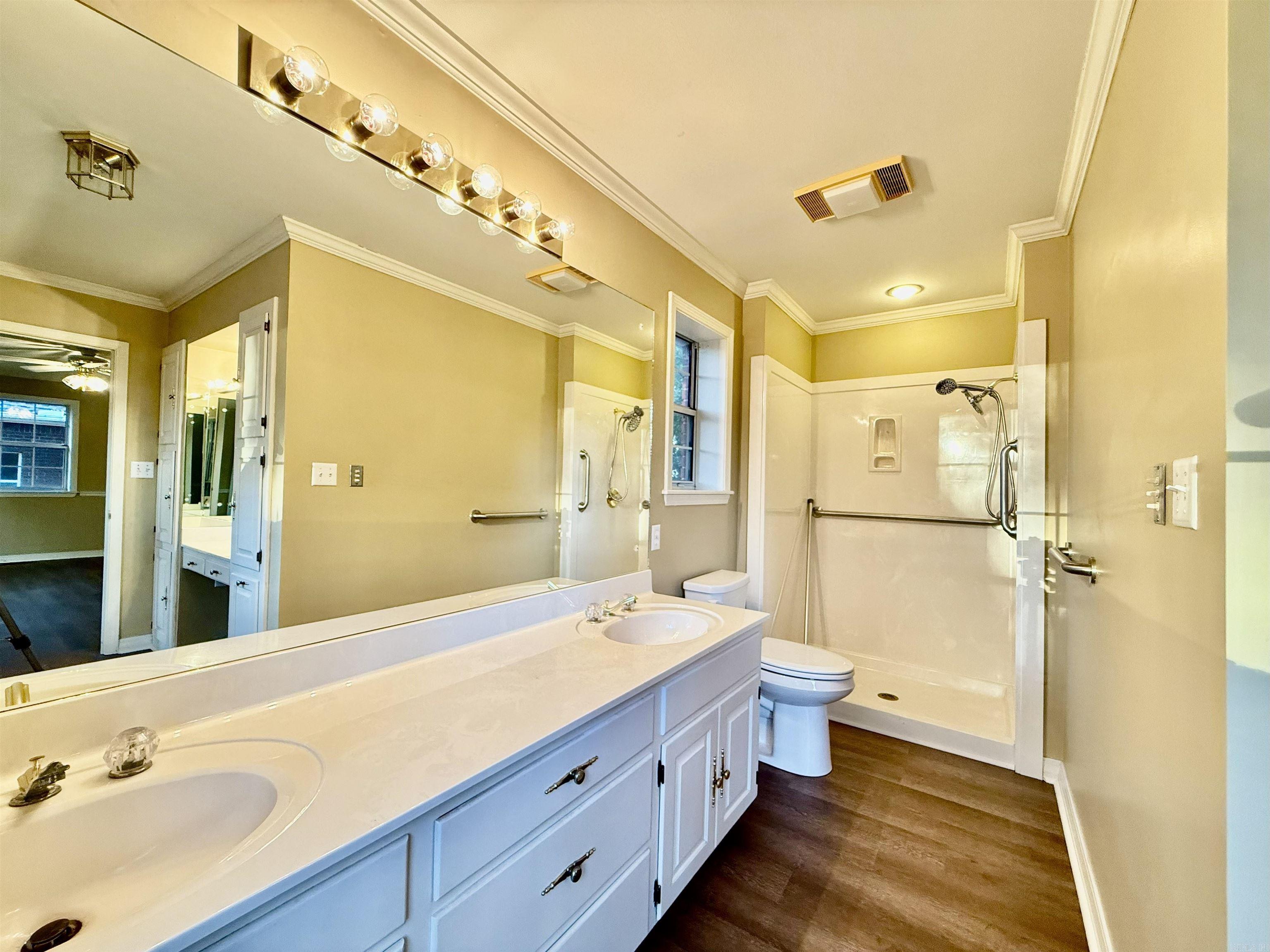 RIVER OAKS - Residential