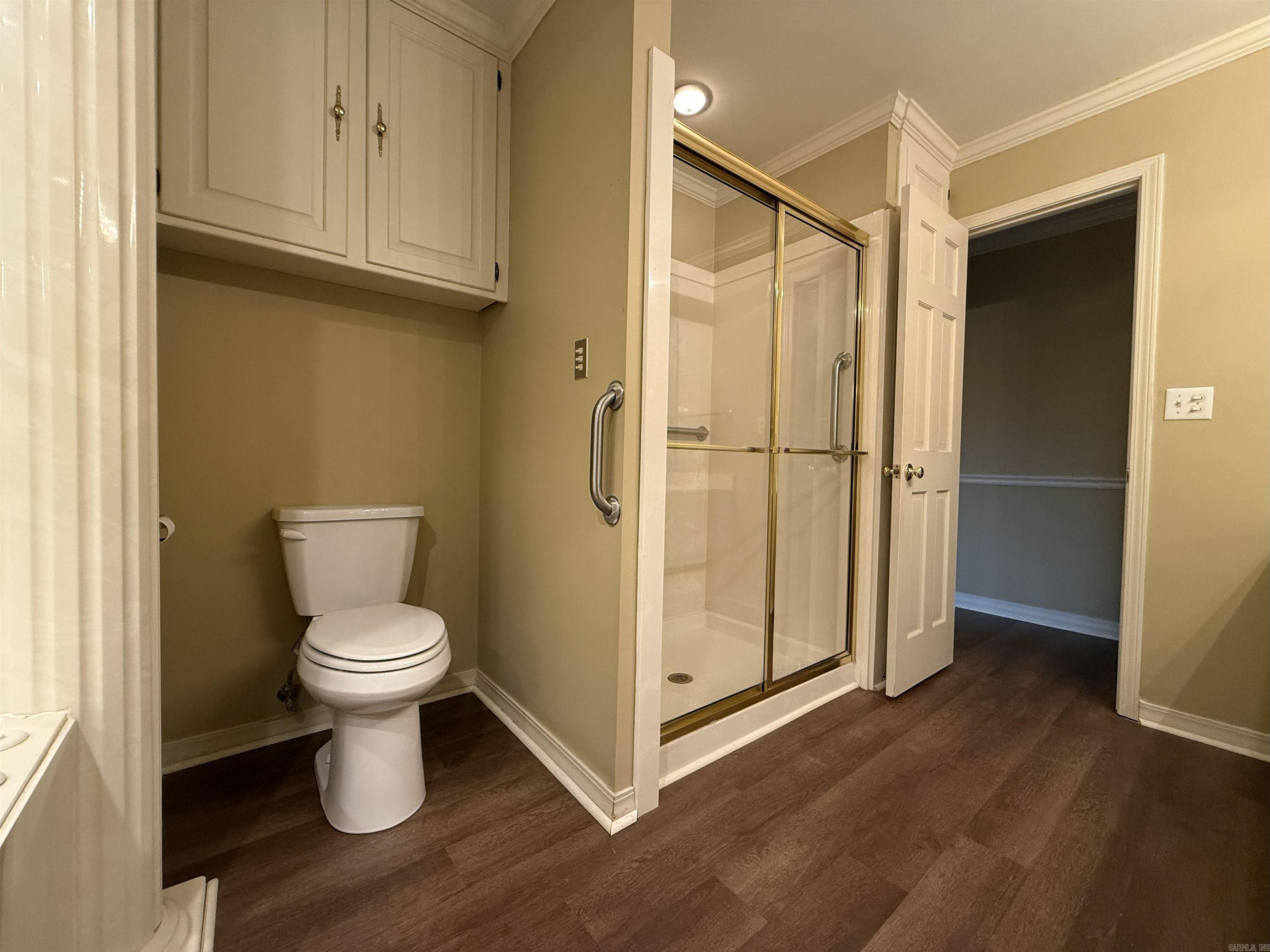 RIVER OAKS - Residential