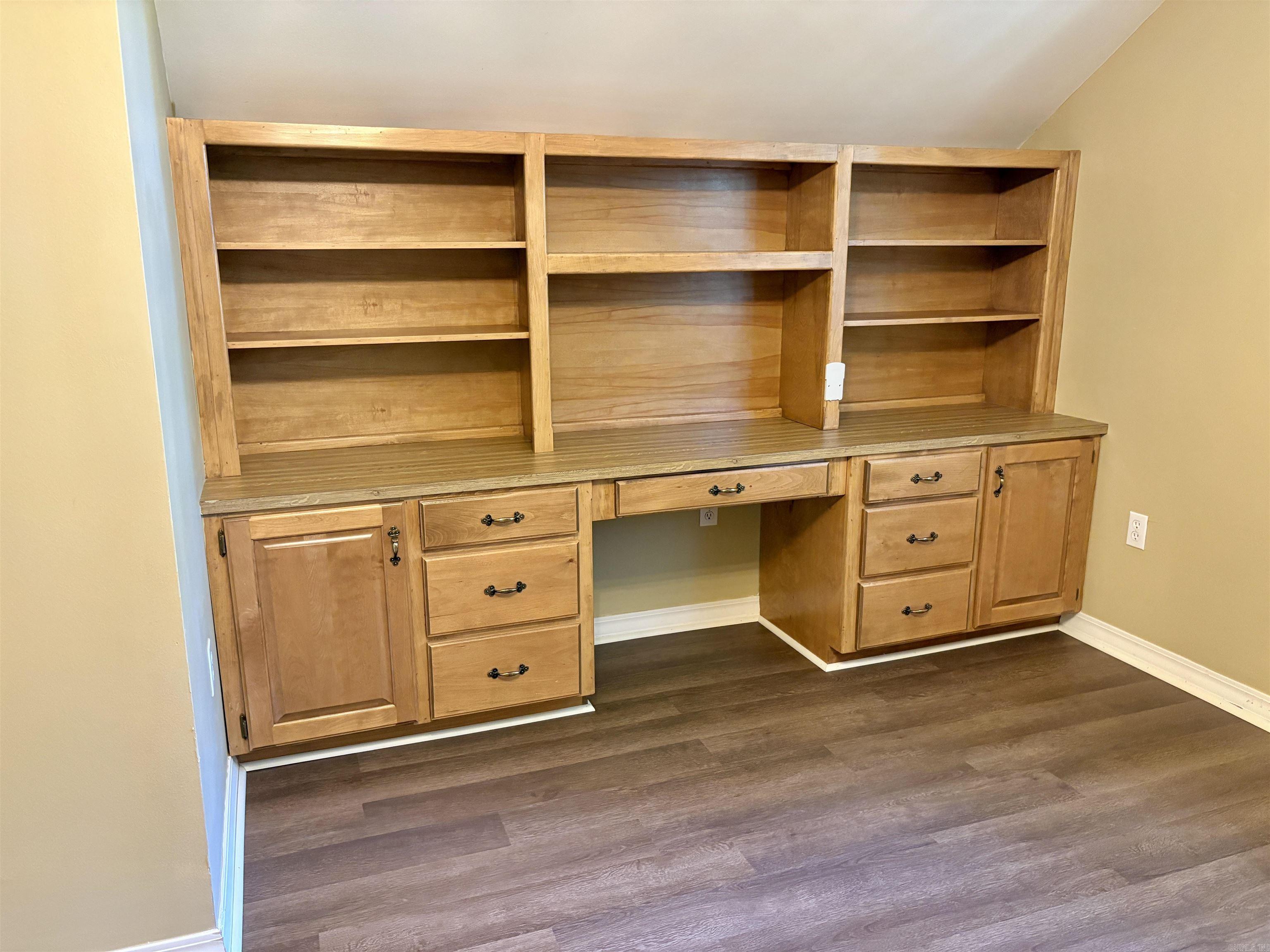 RIVER OAKS - Residential