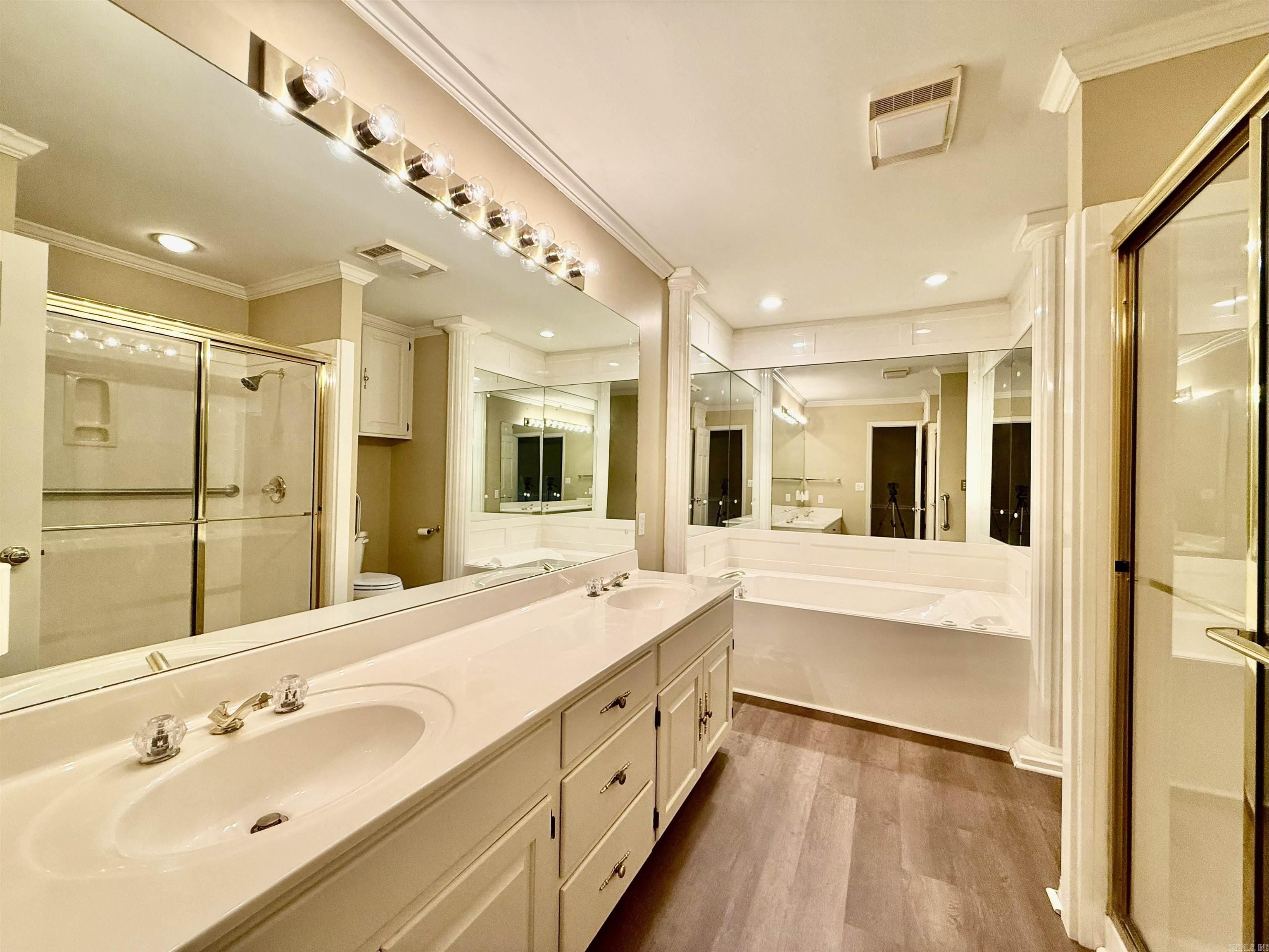 RIVER OAKS - Residential