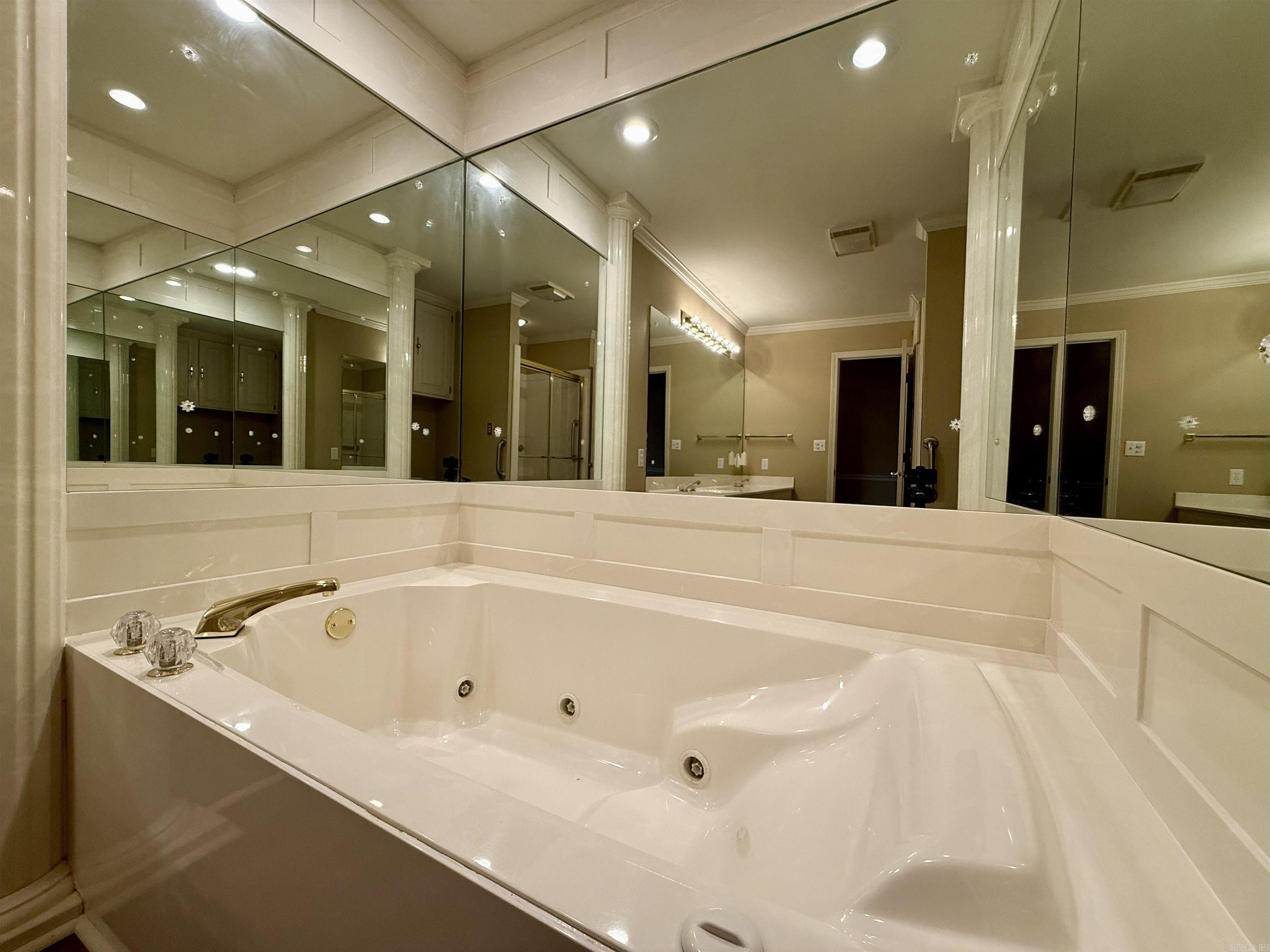 RIVER OAKS - Residential