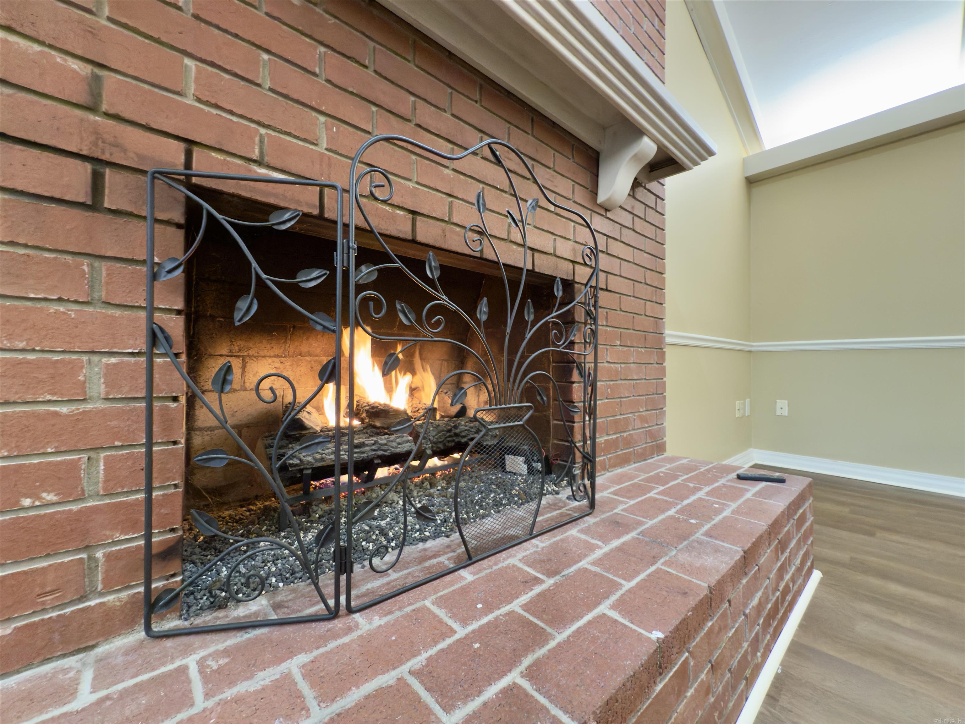 RIVER OAKS - Residential