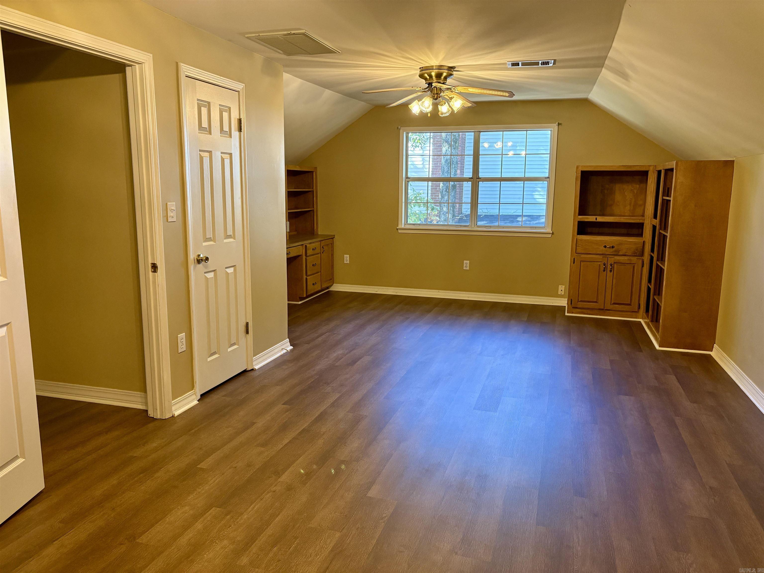 RIVER OAKS - Residential