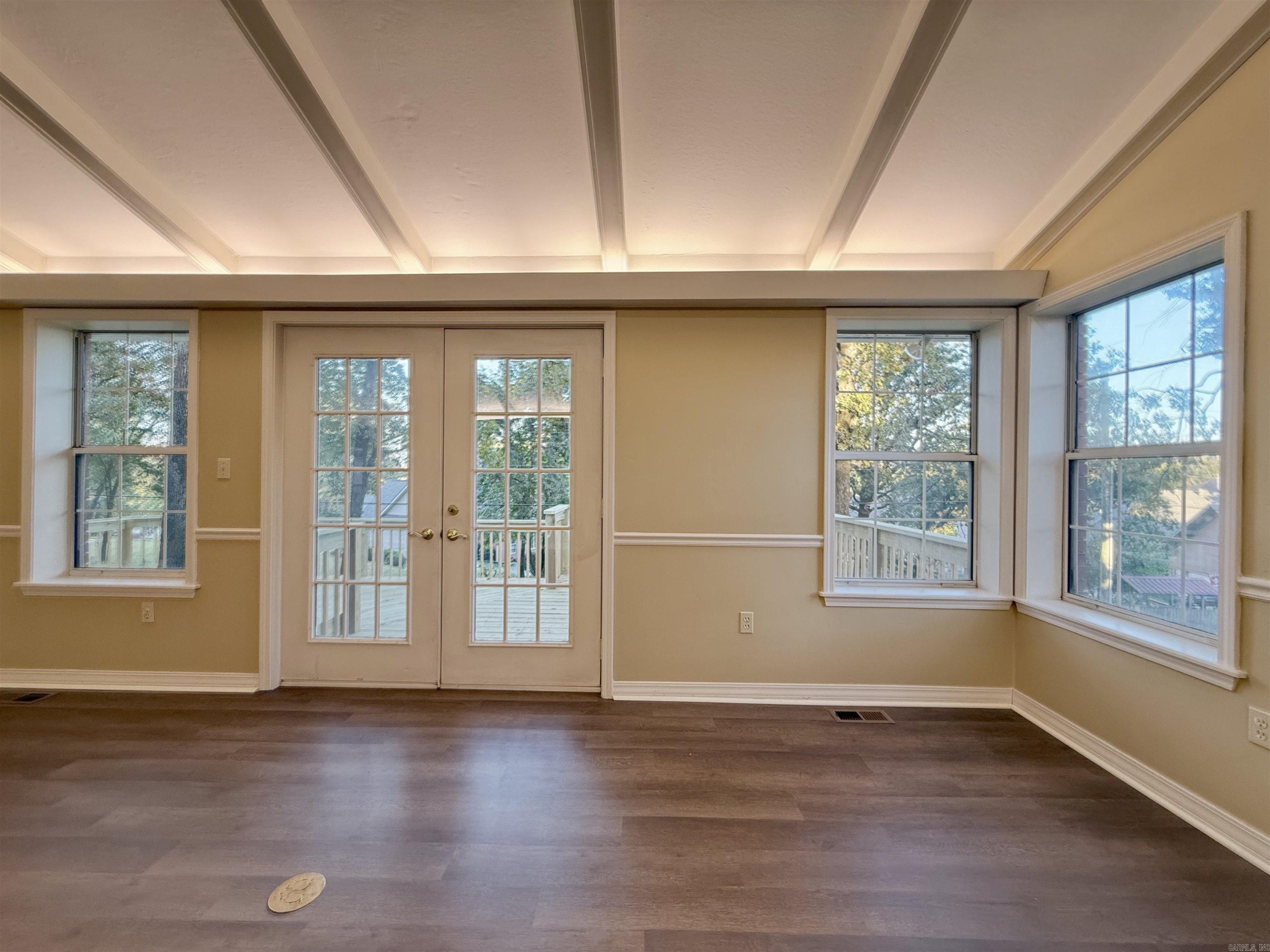 RIVER OAKS - Residential