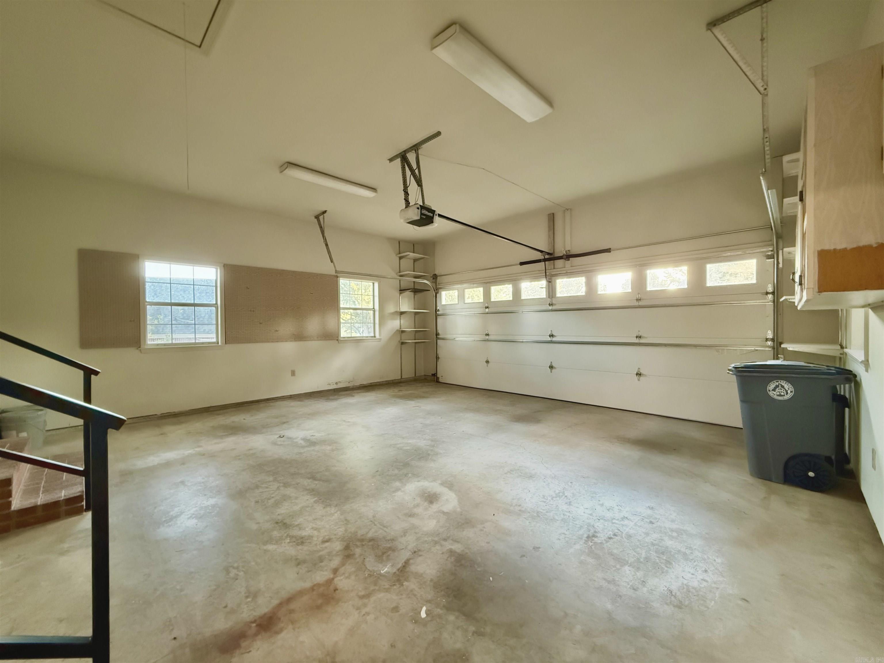 RIVER OAKS - Residential