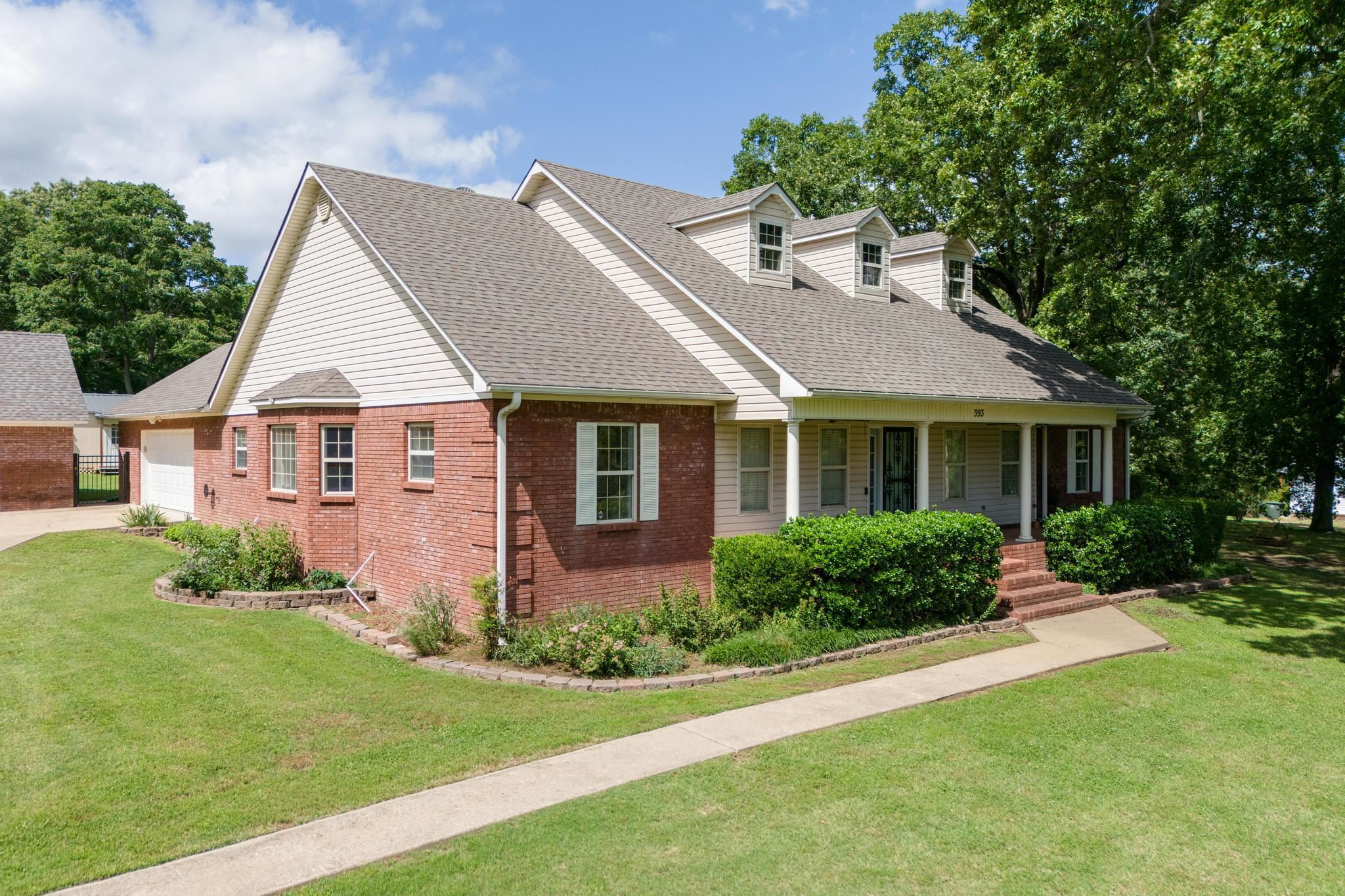 EMERALD VALLEY - Residential