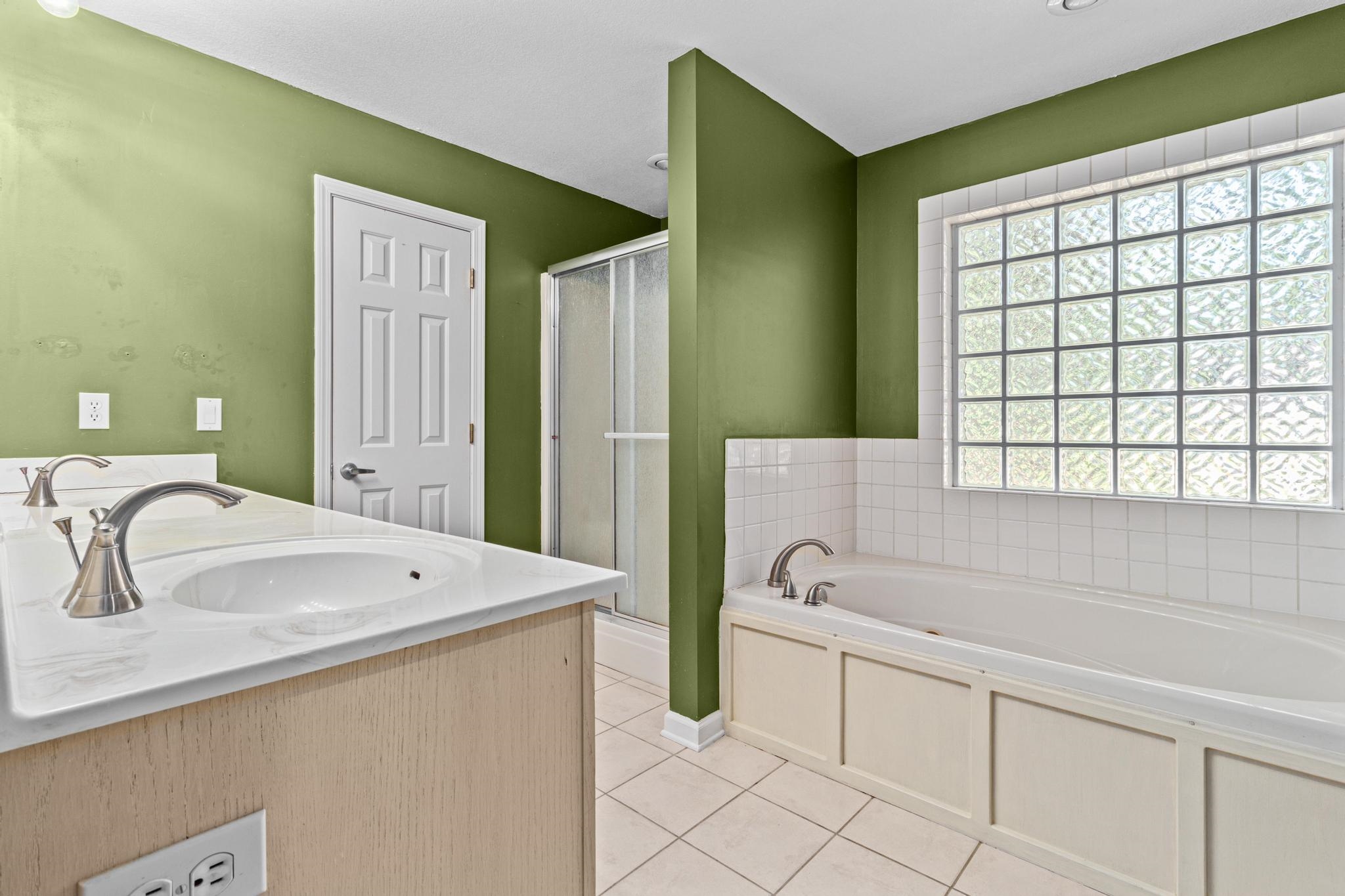 EMERALD VALLEY - Residential