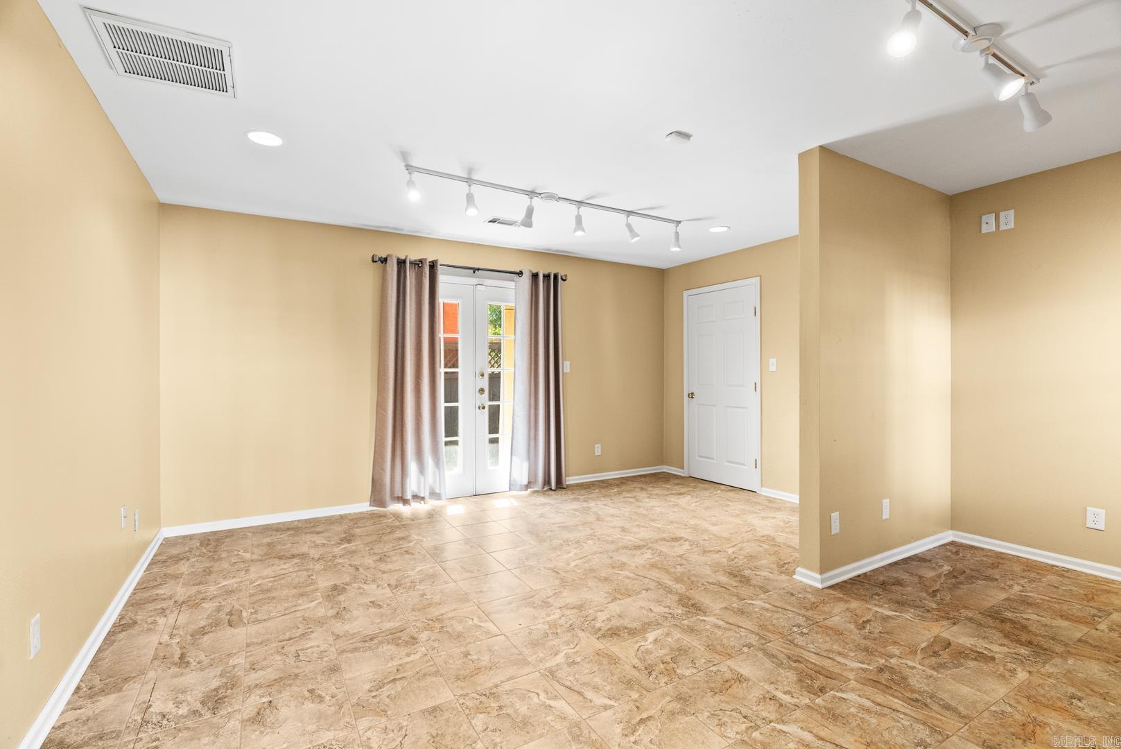 Weldon E Wrights - Residential