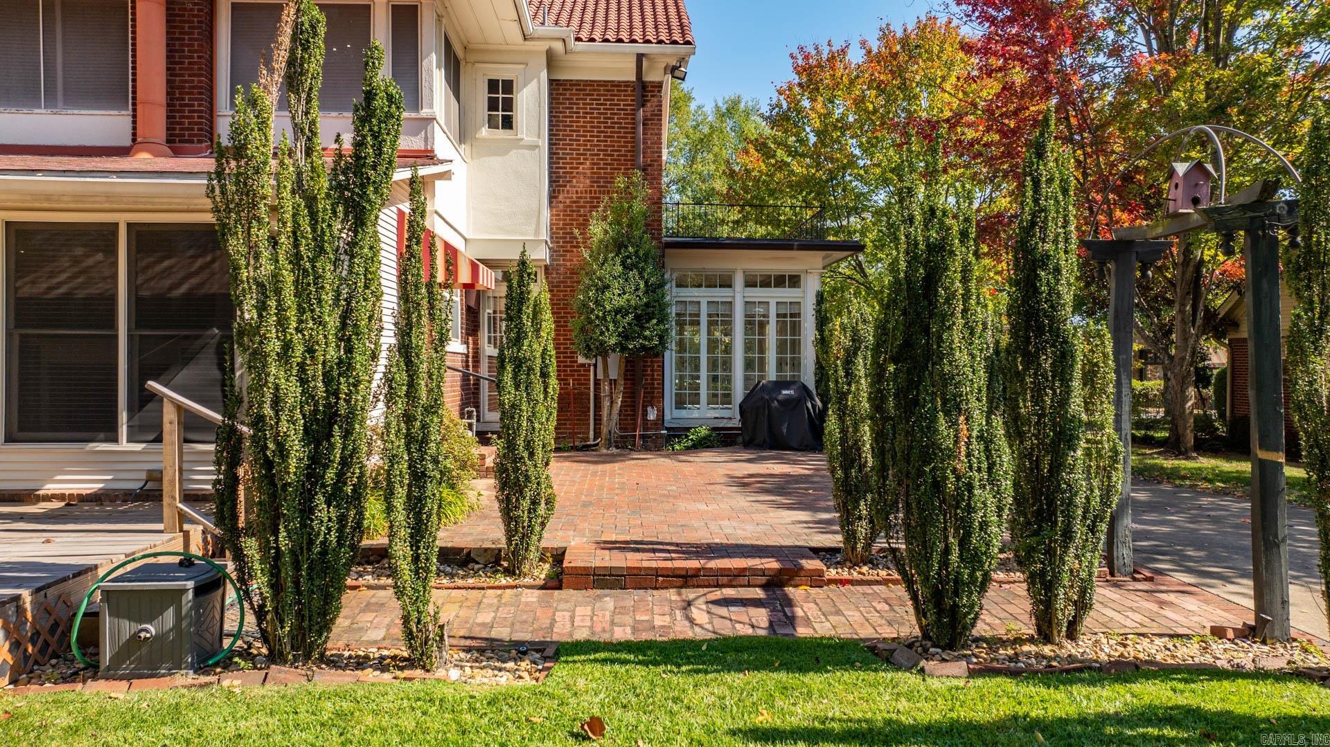 Weldon E Wrights - Residential