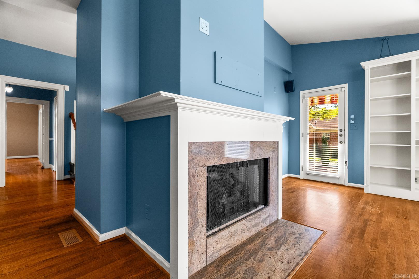 Weldon E Wrights - Residential