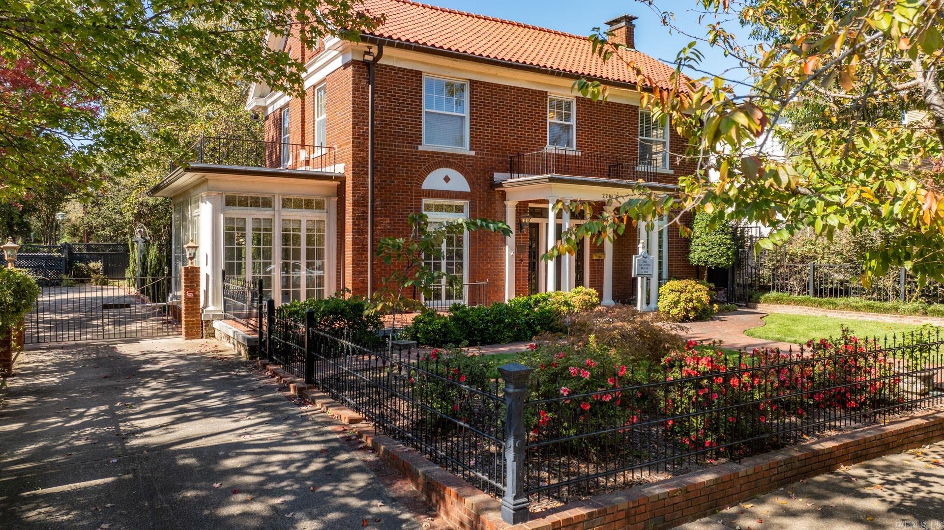 Weldon E Wrights - Residential