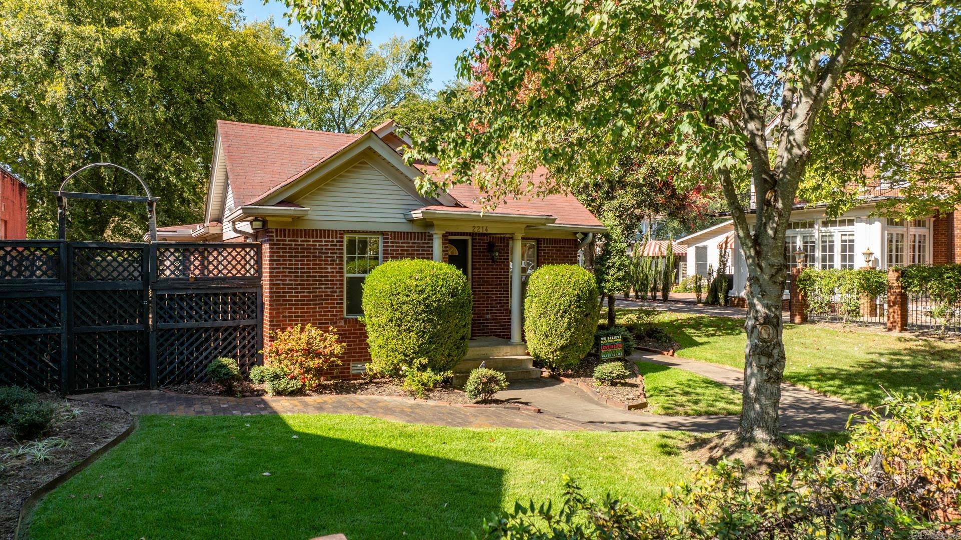 Weldon E Wrights - Residential