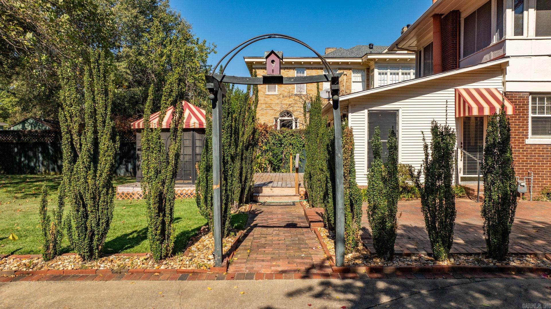 Weldon E Wrights - Residential