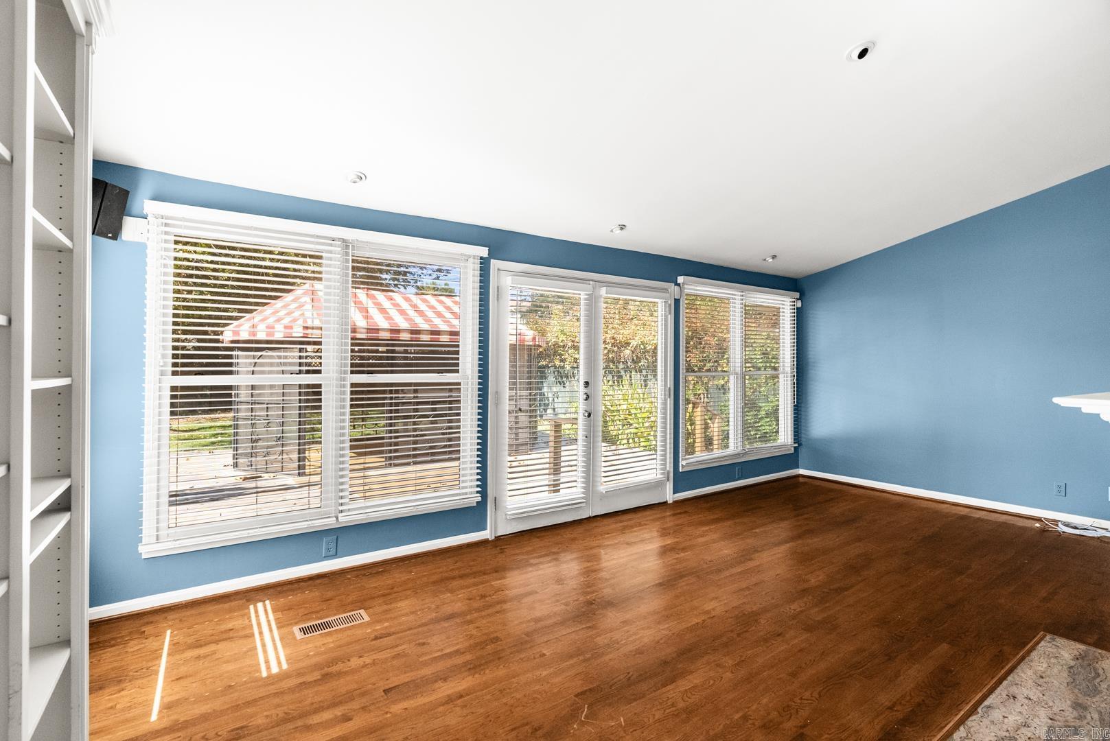 Weldon E Wrights - Residential