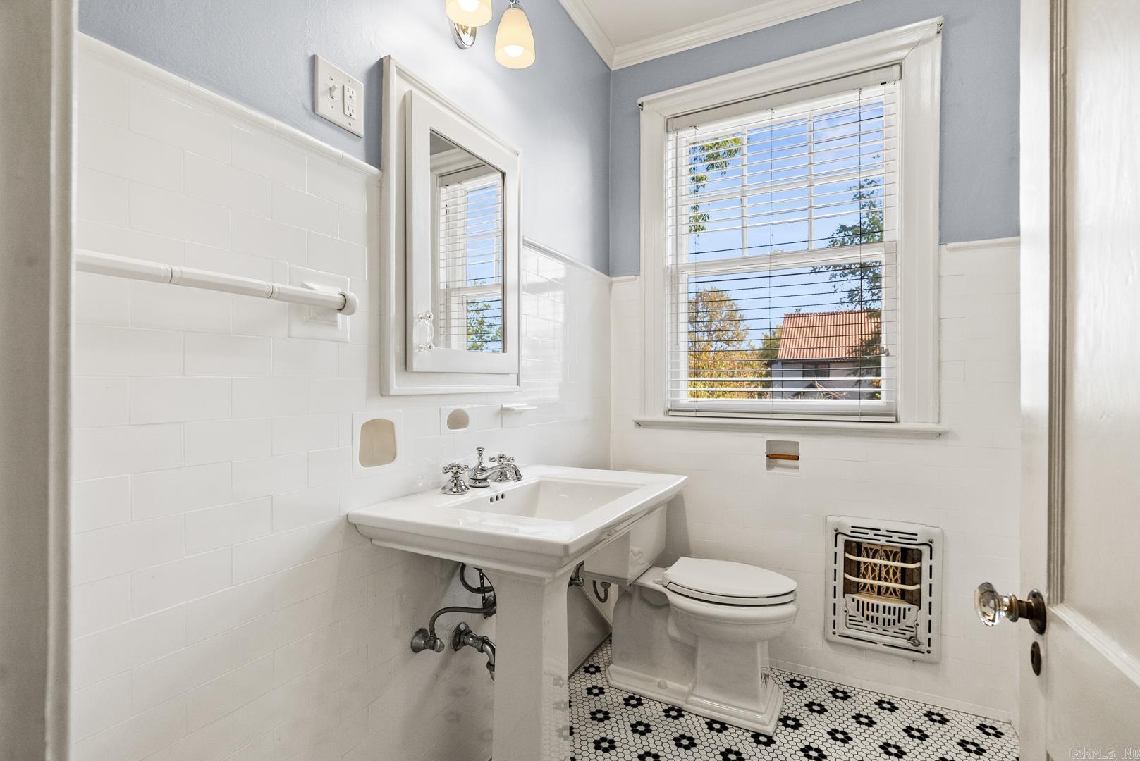 Weldon E Wrights - Residential