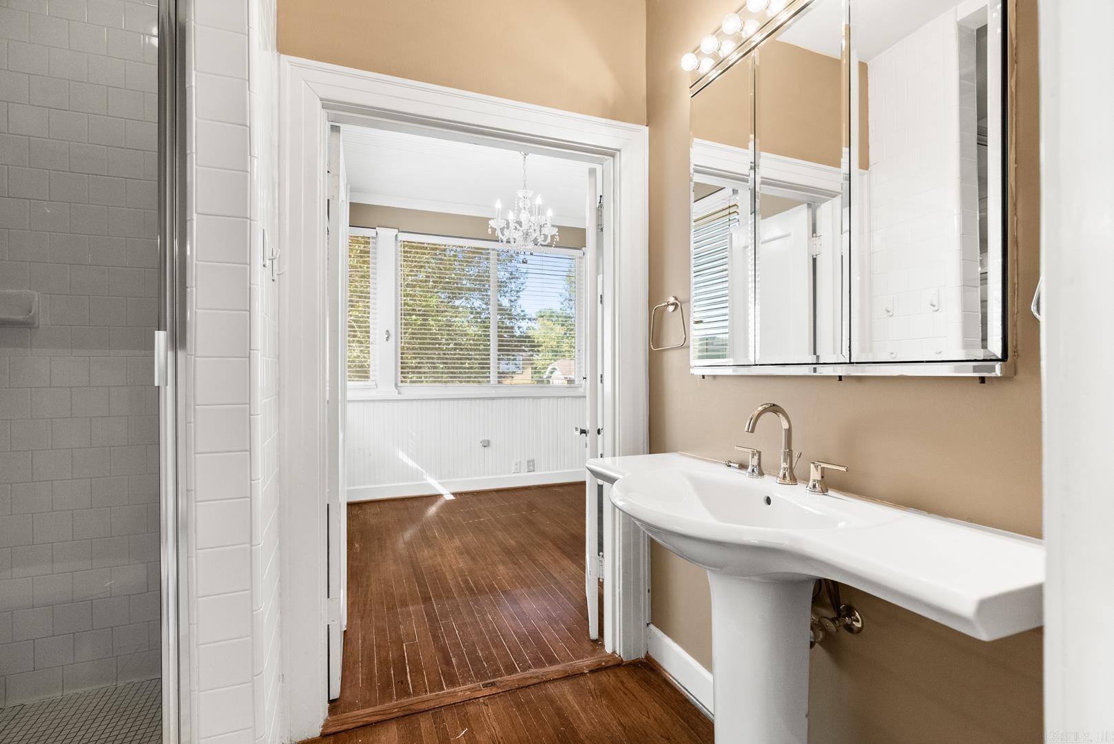 Weldon E Wrights - Residential