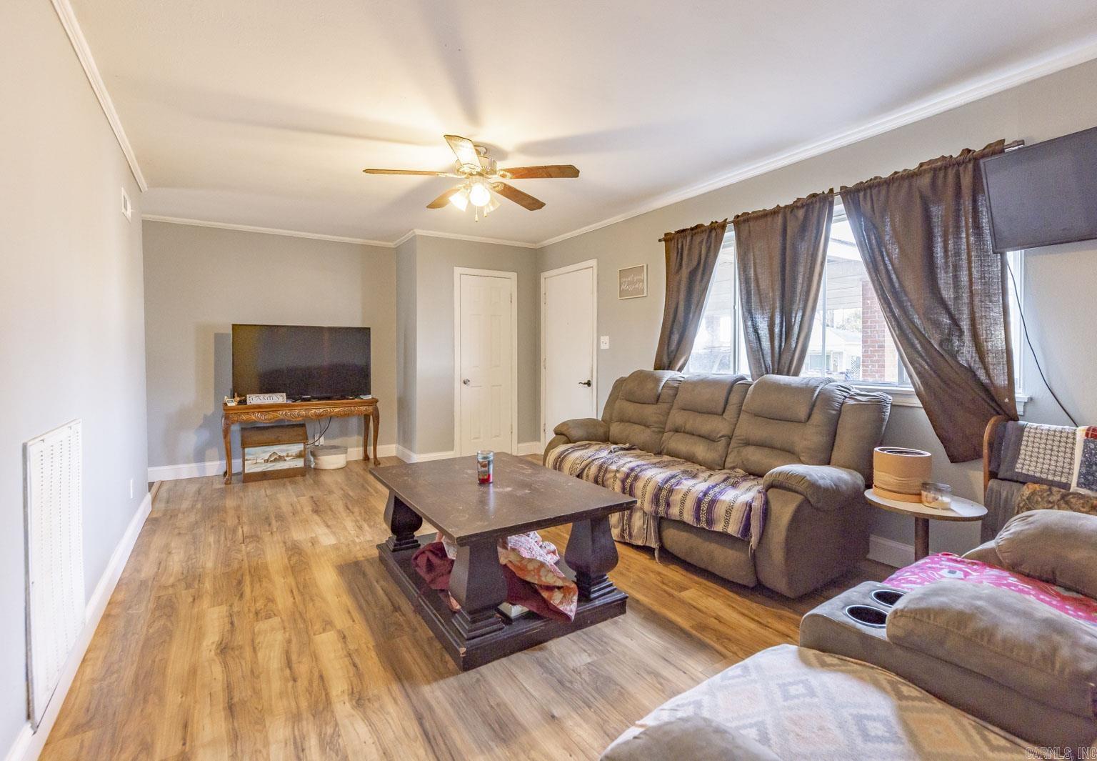 TROUTT - Residential