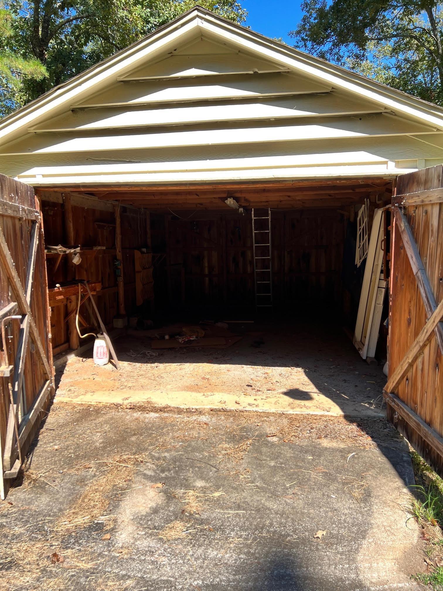 REDWOOD FOREST - Residential