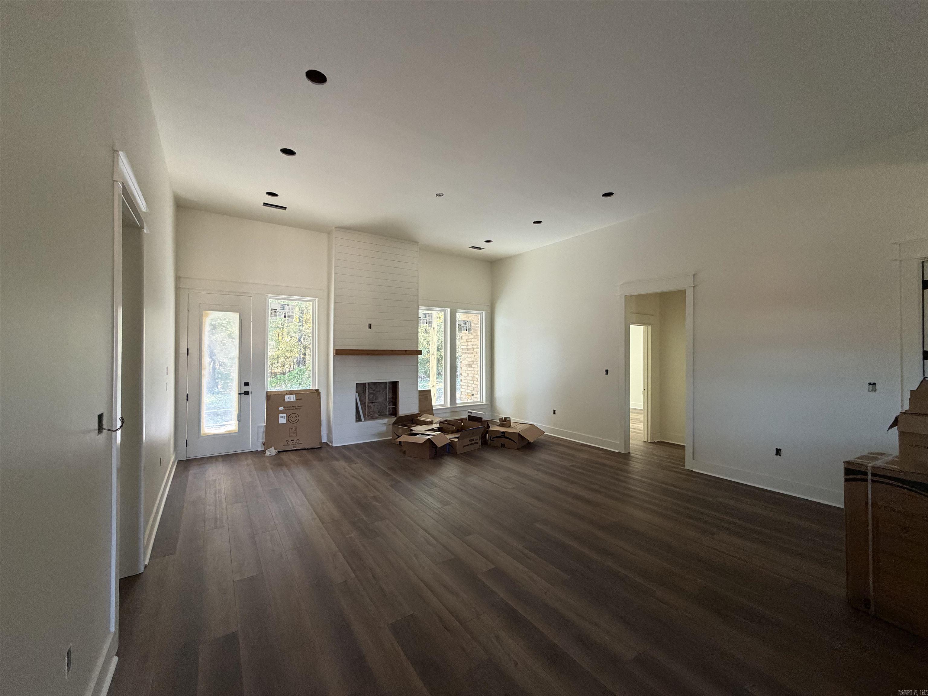 SUNSET LANDING - Residential