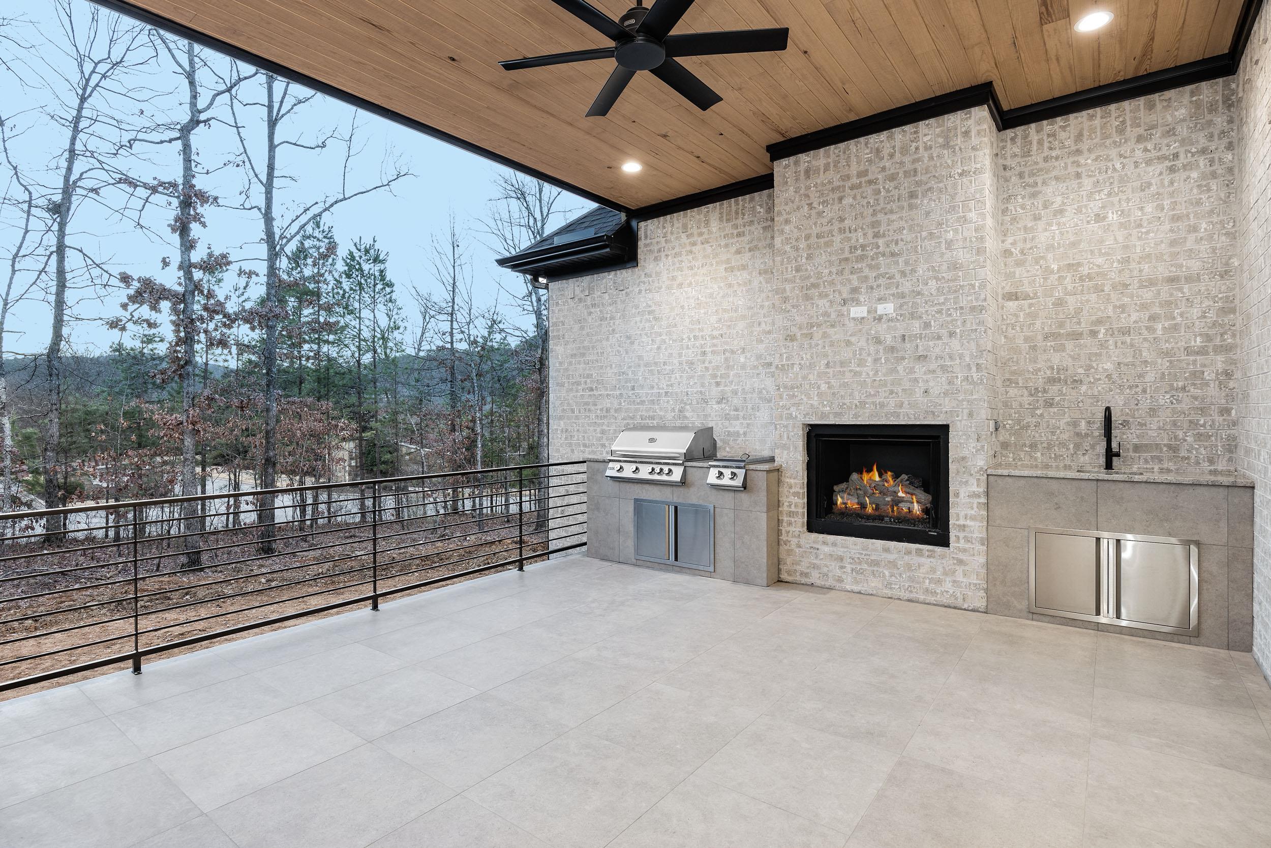 CHENAL VALLEY ABINGTON COURT - Residential