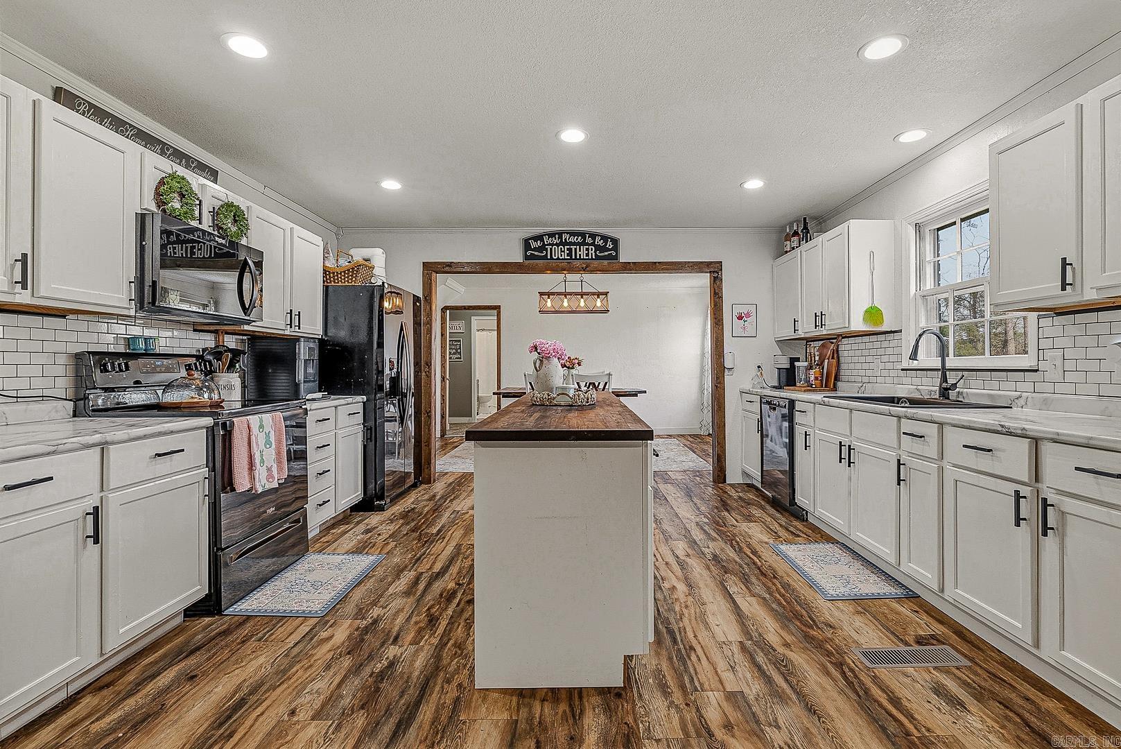 LYNNDALE - Residential