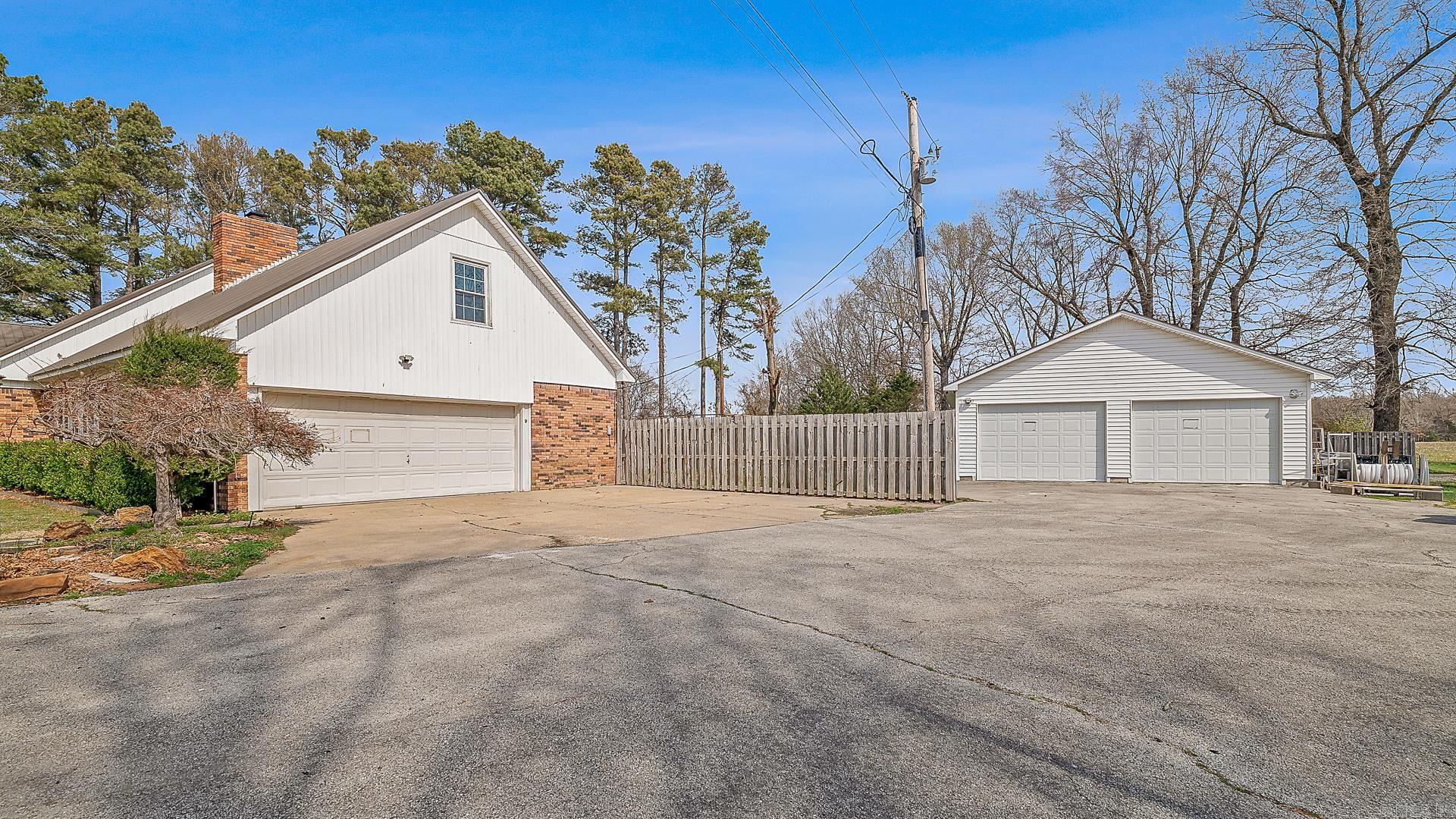 LYNNDALE - Residential