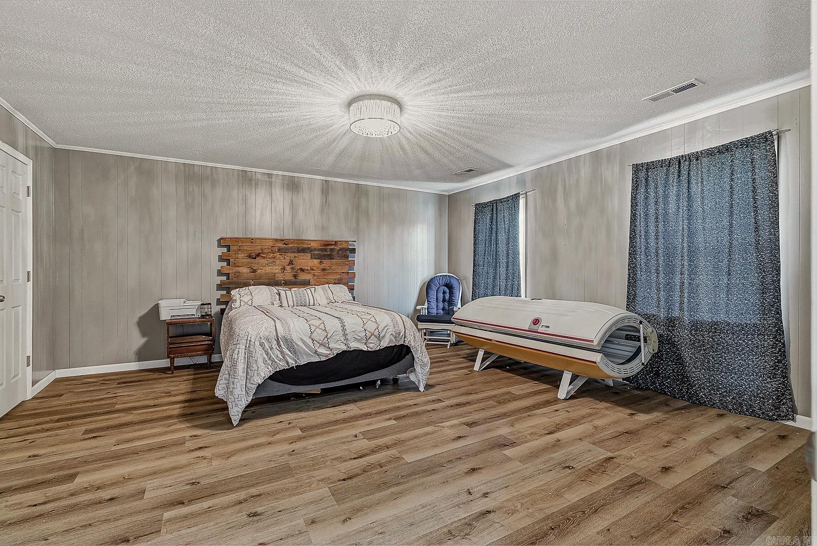 LYNNDALE - Residential