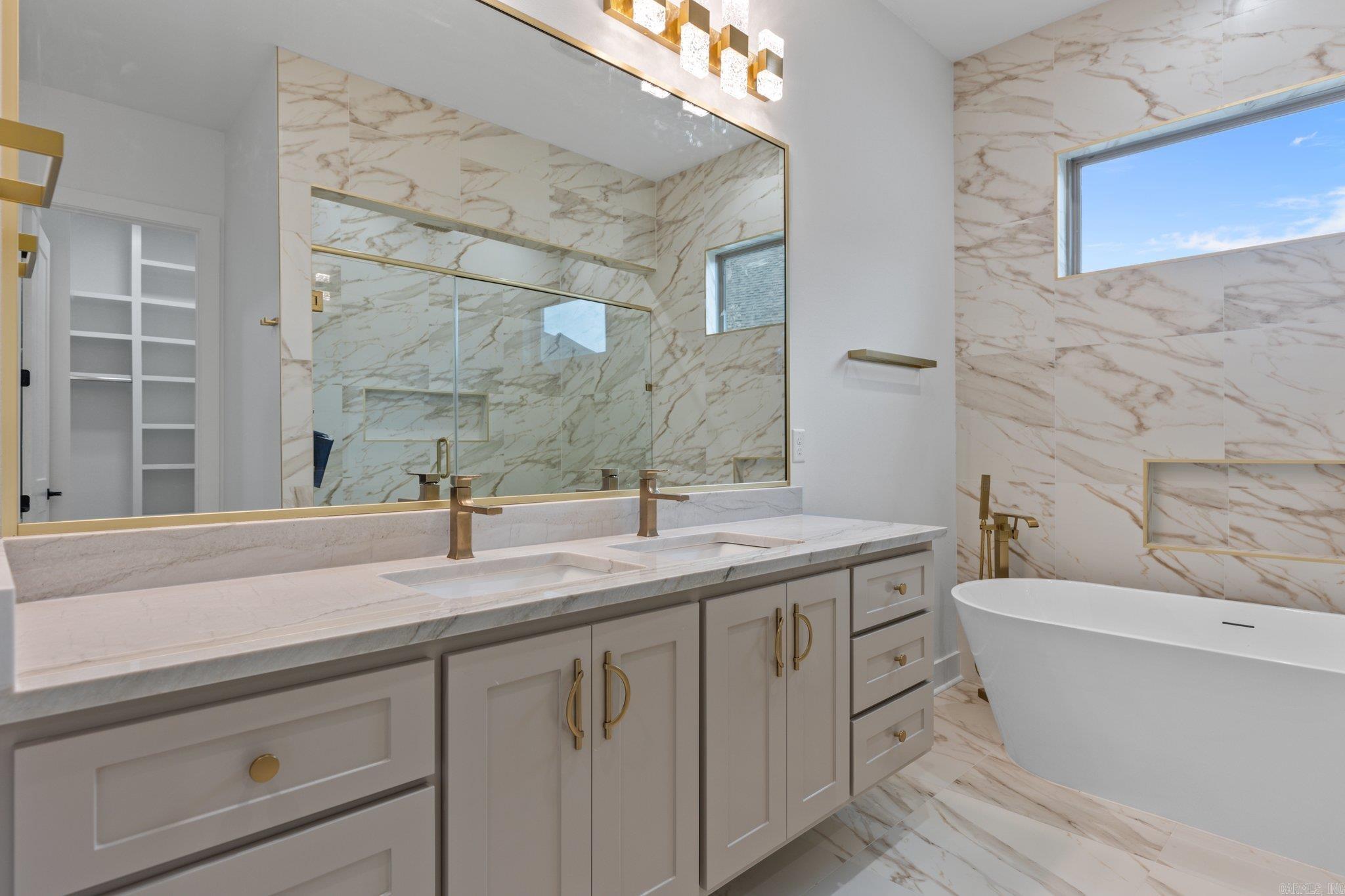 FLETCHER VALLEY "FLETCHER RIDGE" - Residential