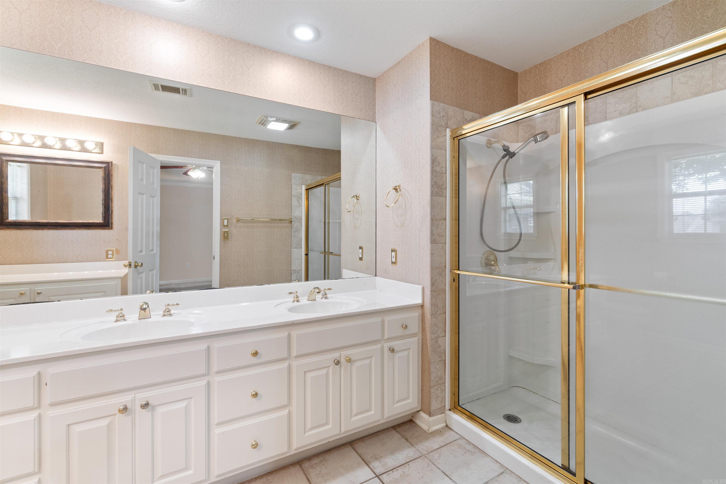 BELVEDERE COURT - Residential