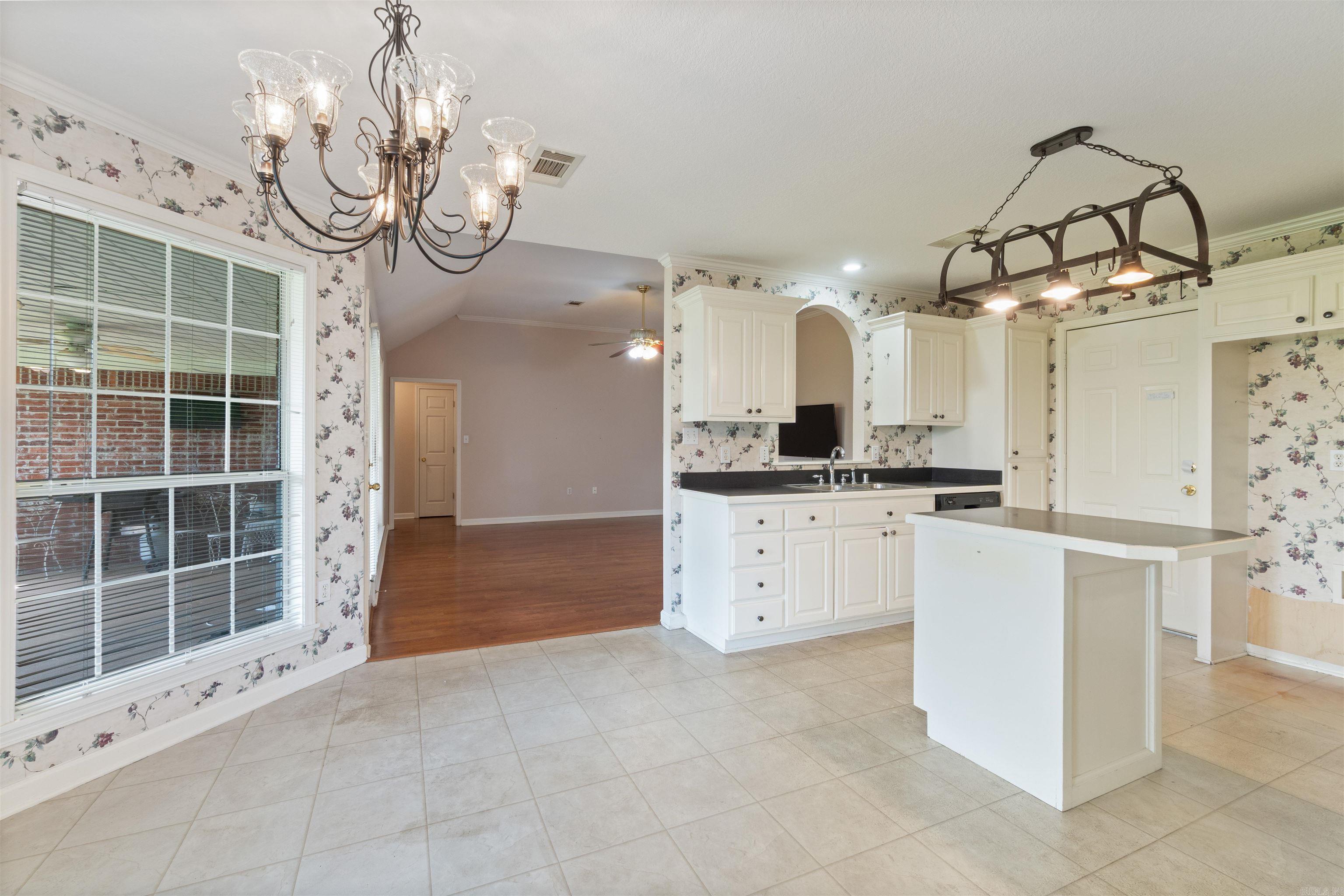 BELVEDERE COURT - Residential