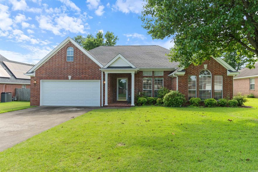 This 4 bedroom 2 bath home is located on the desirable west end of Searcy.  The well-manicured landscaping and lush Zoiysa grass offers great curb appeal.  Also equipped with a sprinkler system.