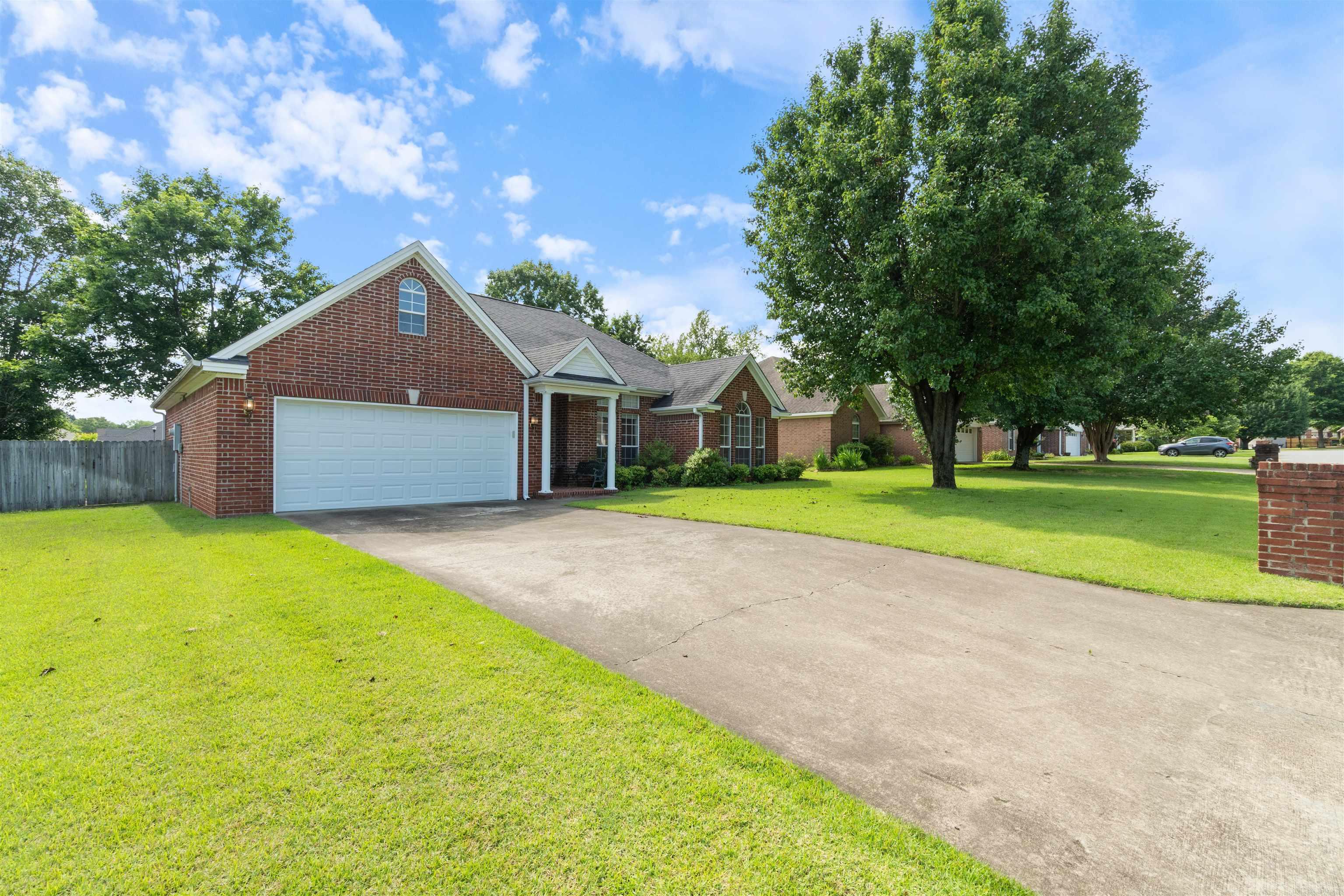 BELVEDERE COURT - Residential