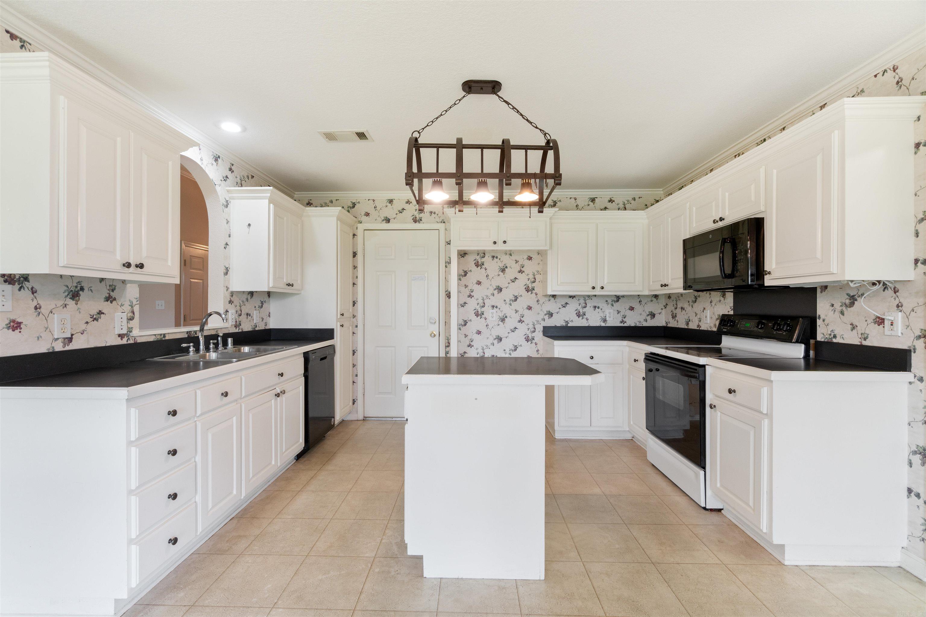 BELVEDERE COURT - Residential