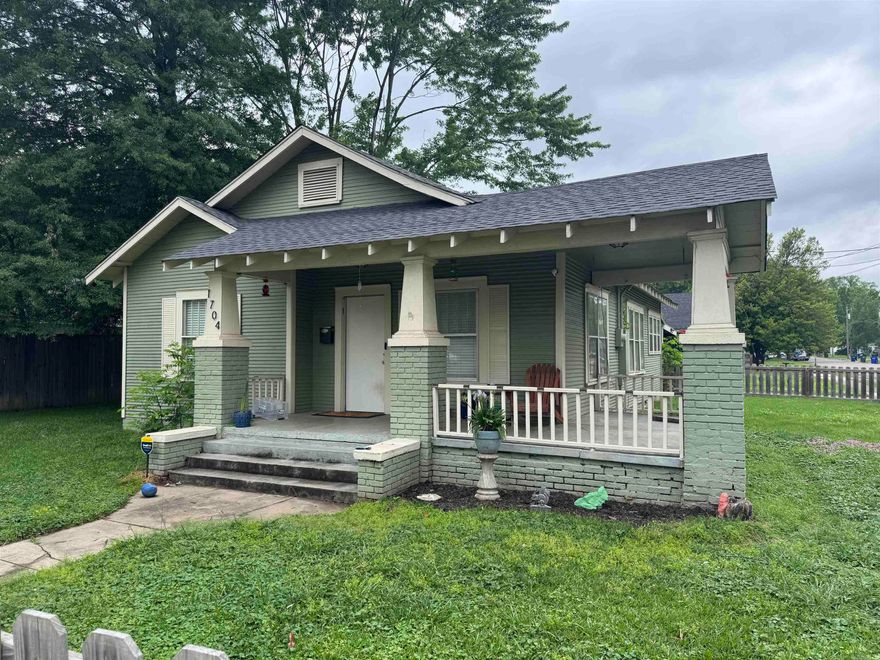 Rental property opportunity in Old Town Conway! This charming three-bedroom, two-bathroom home located just blocks from downtown area, offering easy access to shops, dining, and local attractions. Agents please see remarks!