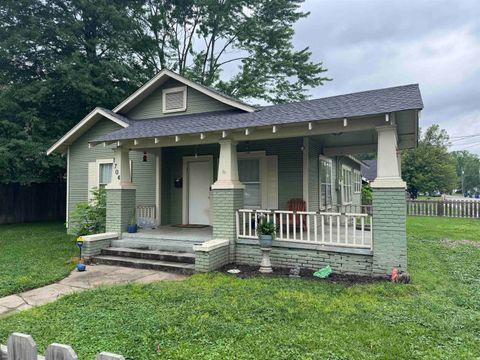 Photo of 1704 Duncan St, Conway, AR 72034 (MLS # 26016836)