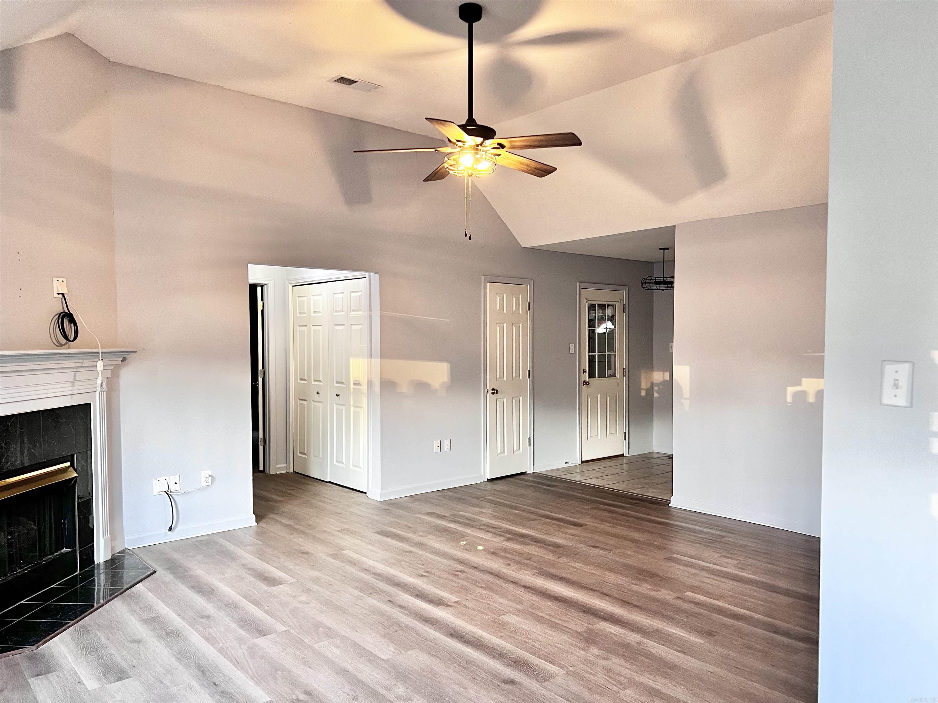 COUNTRY SQUIRE ADD - Residential