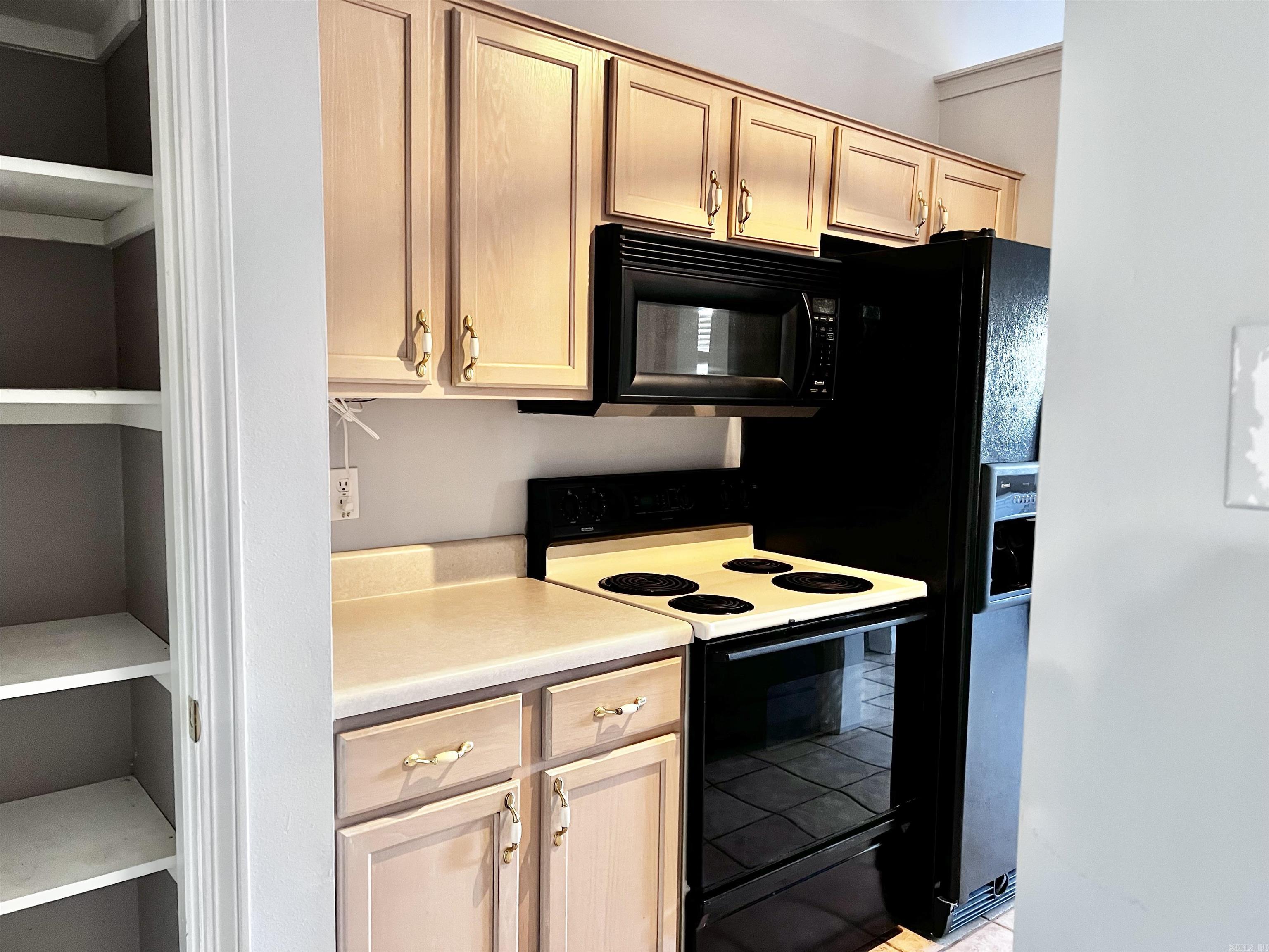 COUNTRY SQUIRE ADD - Residential