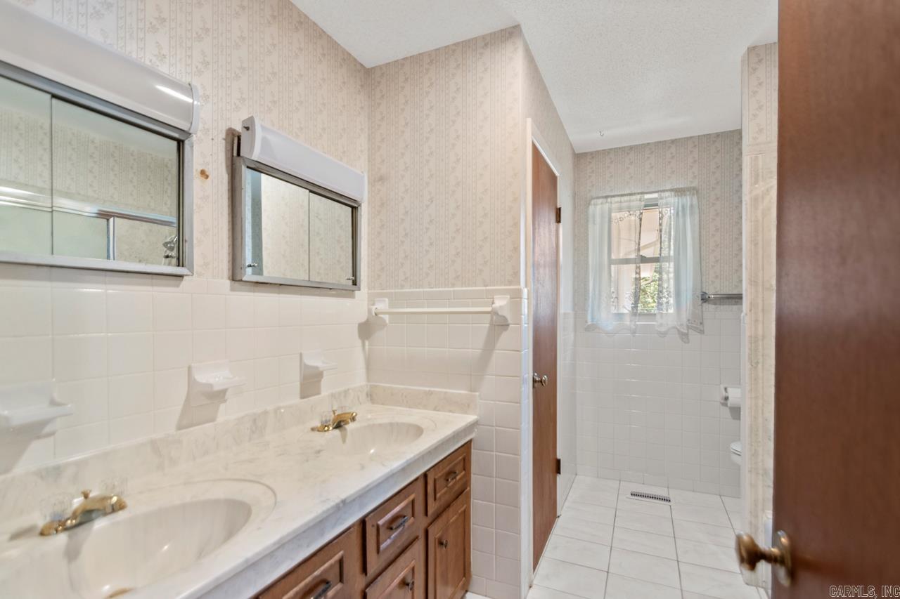 INDIANHEAD LAKES EST - Residential