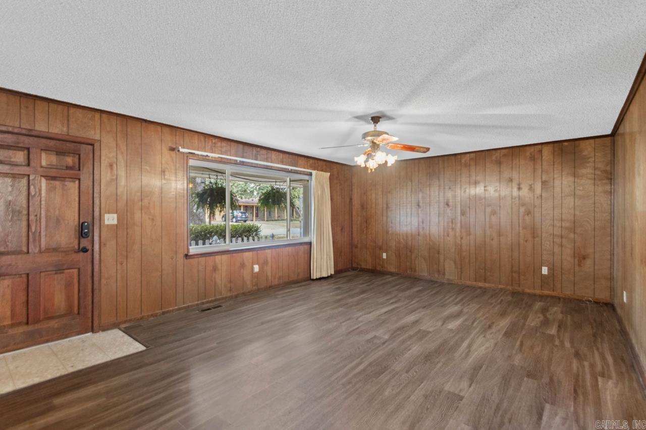 INDIANHEAD LAKES EST - Residential