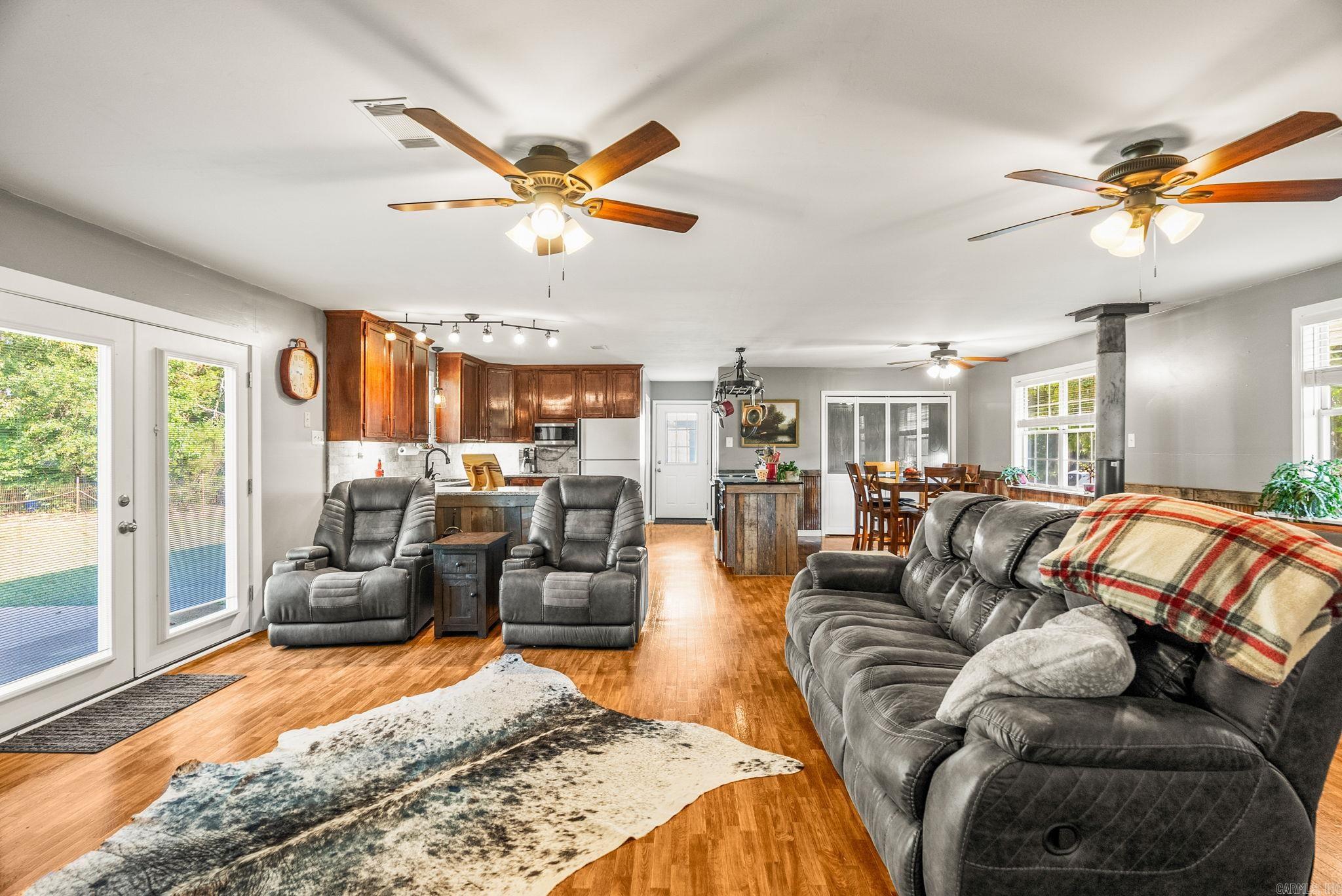 CADRON MEADOWS - Residential