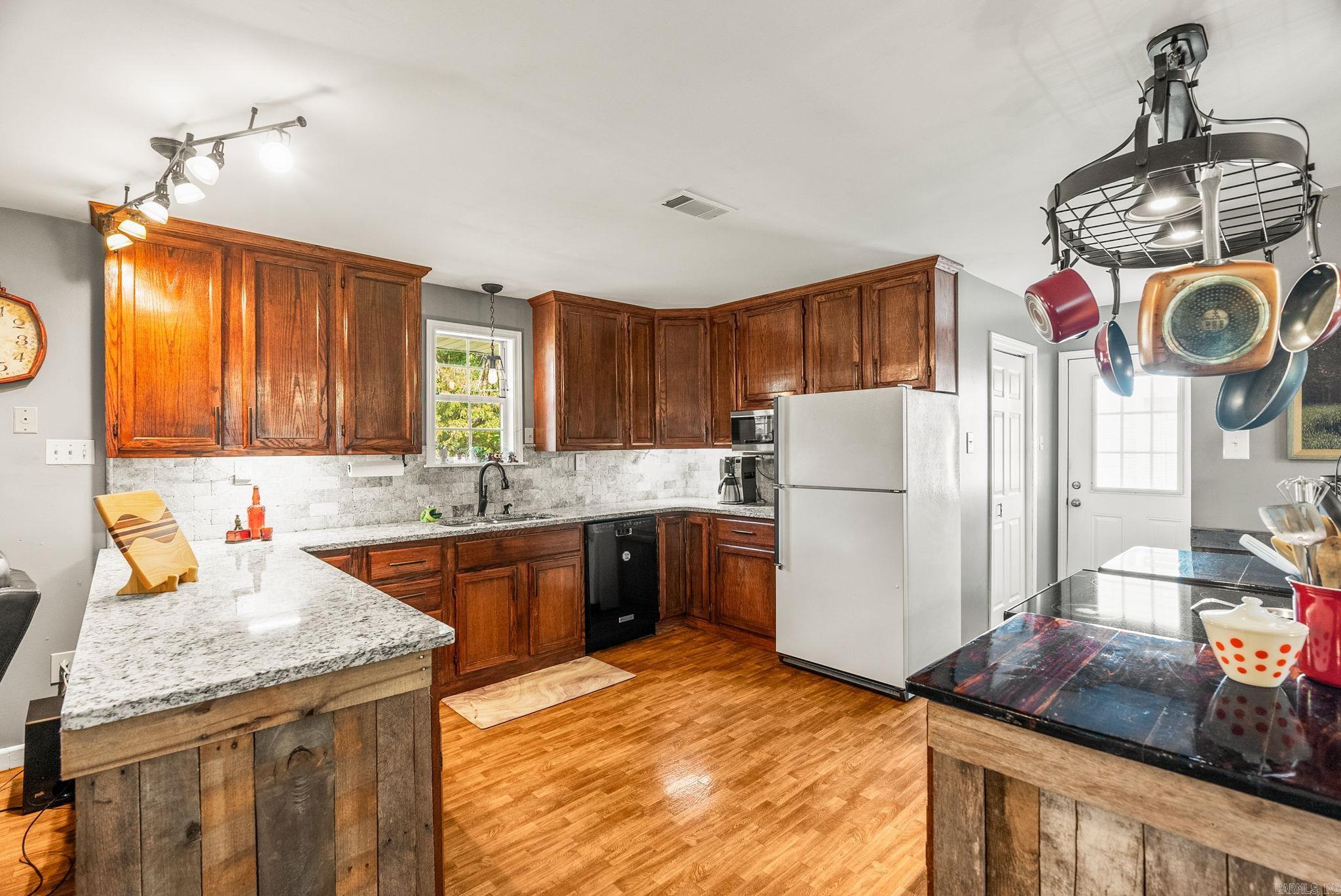 CADRON MEADOWS - Residential