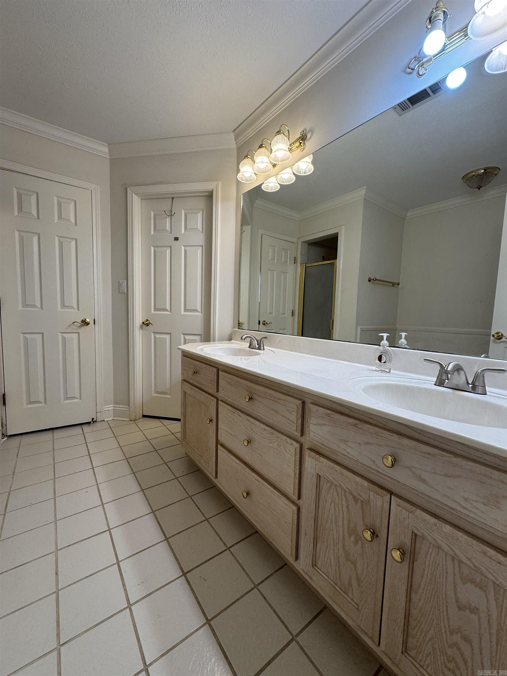 AUTUMN WOOD ESTATES - Residential