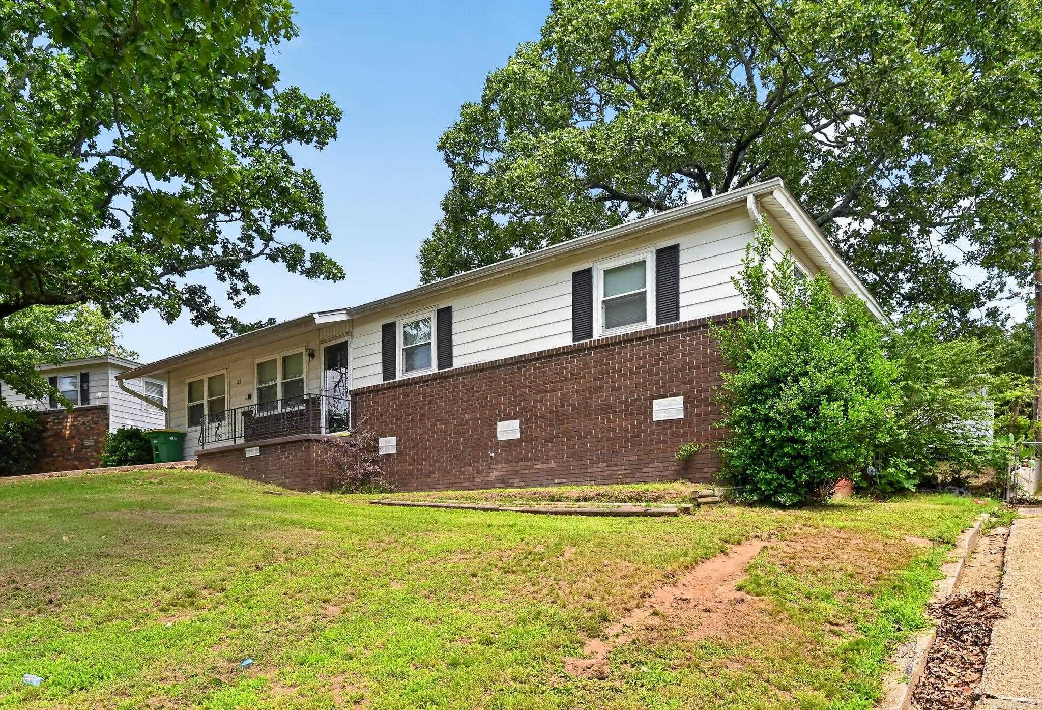 GLENOAKS - Residential