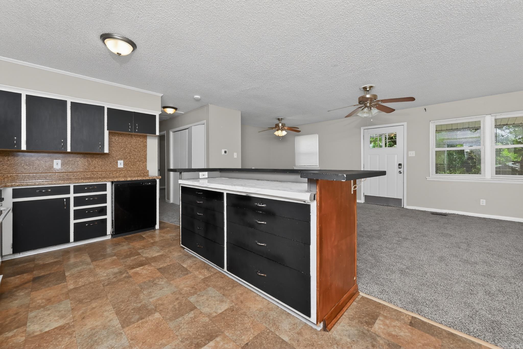 GLENOAKS - Residential