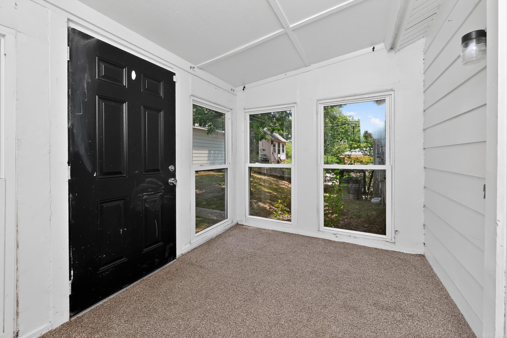 GLENOAKS - Residential