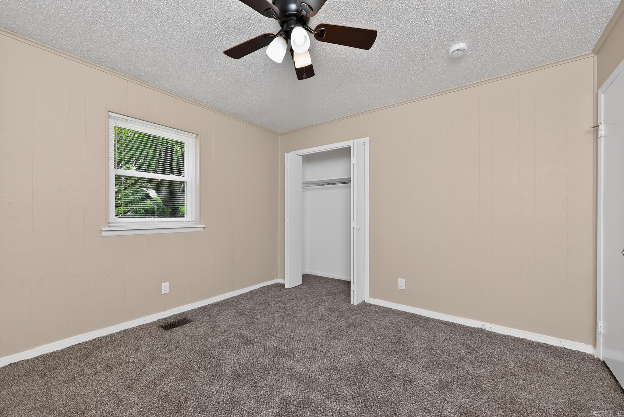 GLENOAKS - Residential