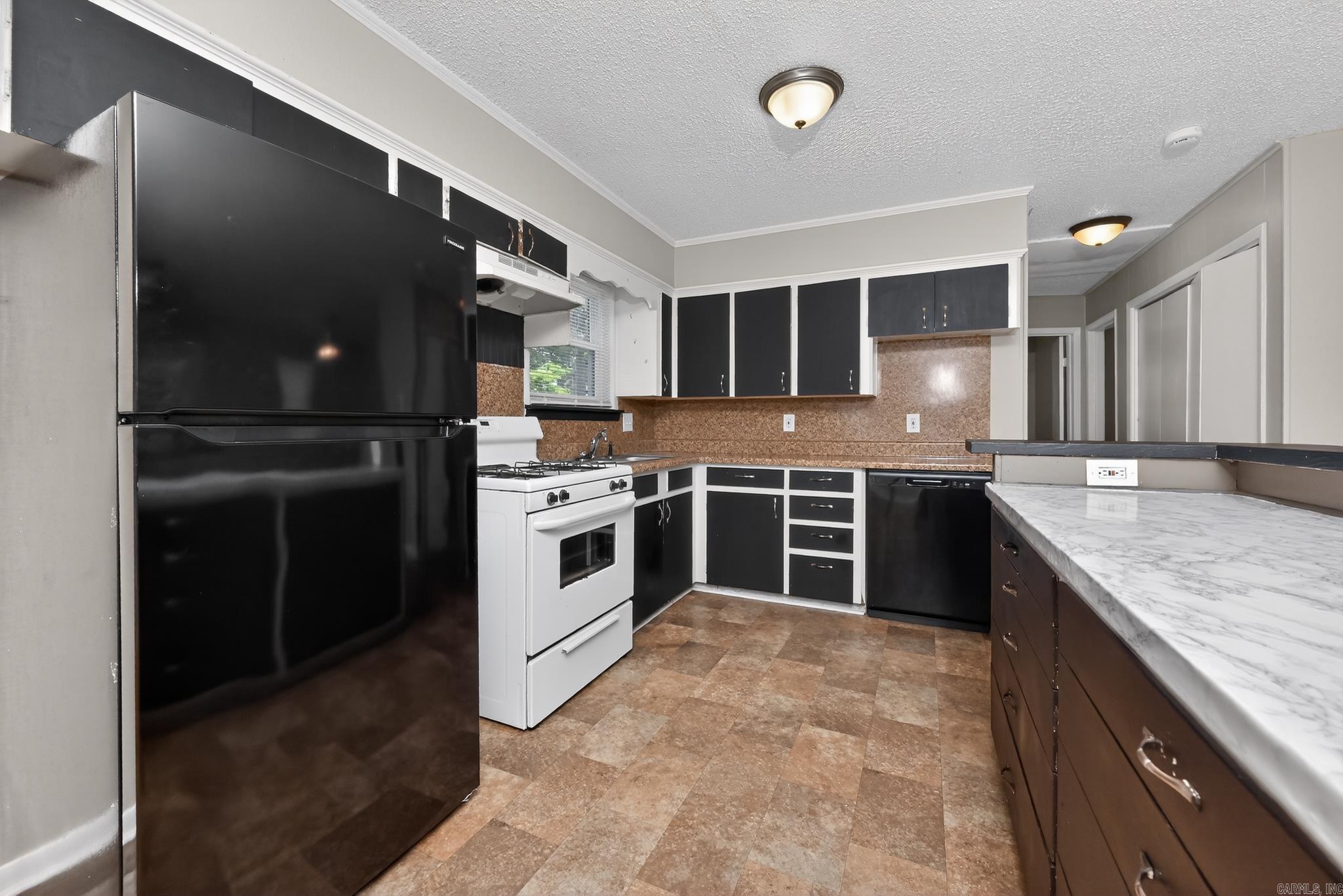 GLENOAKS - Residential