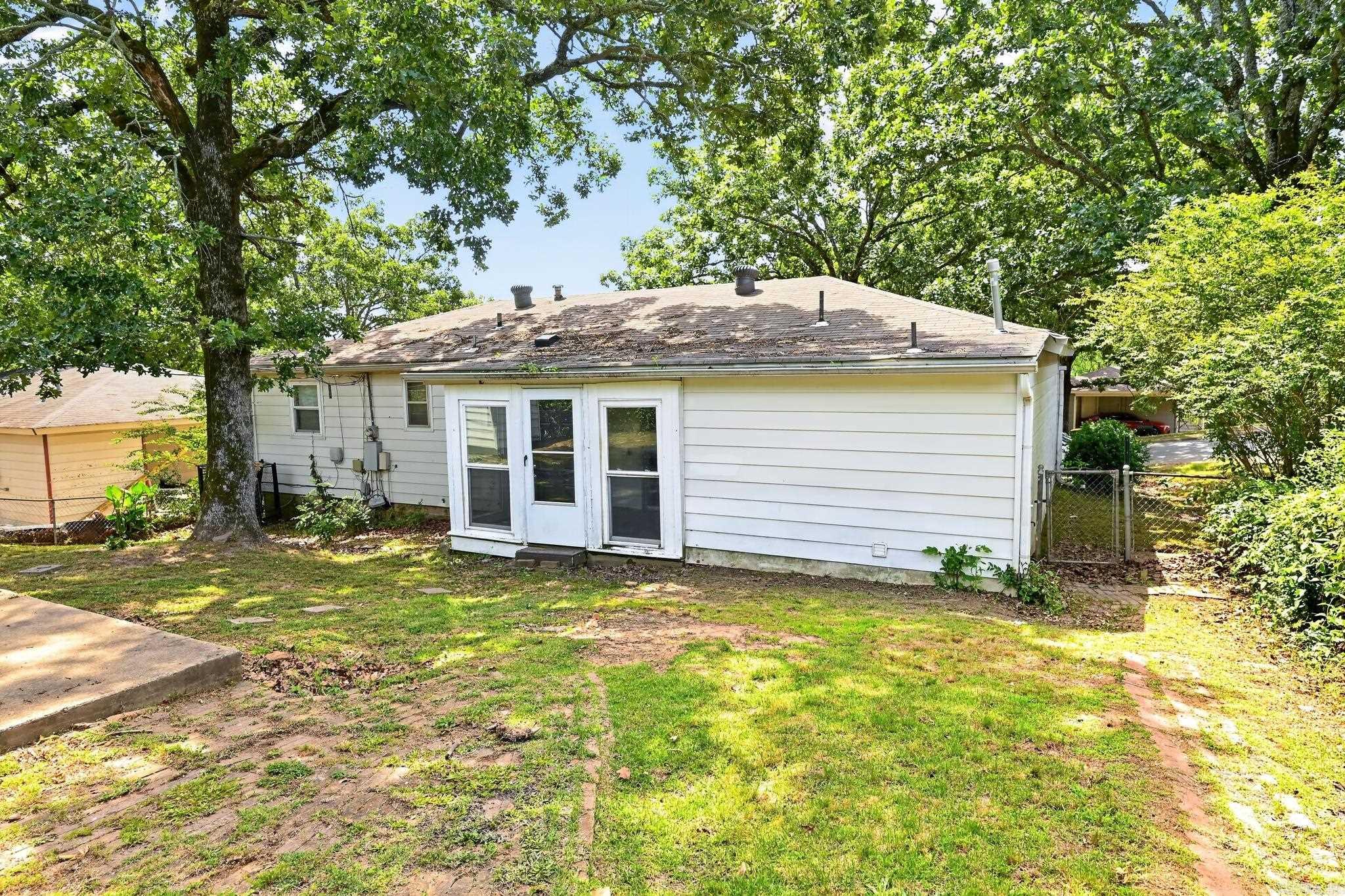 GLENOAKS - Residential