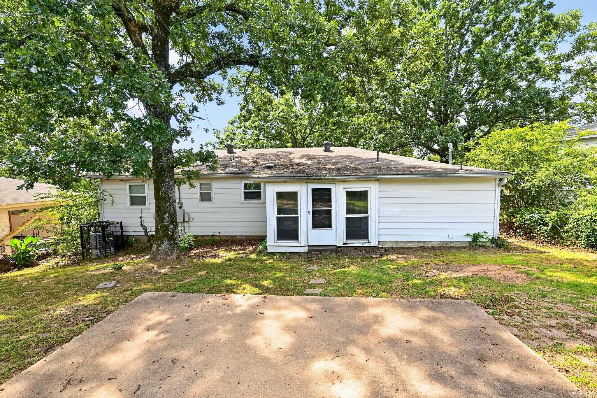 GLENOAKS - Residential