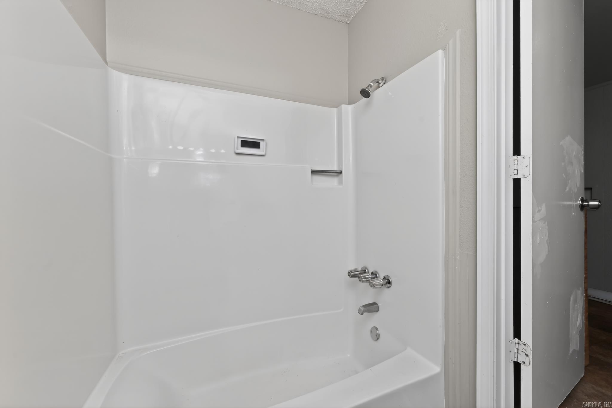 GLENOAKS - Residential